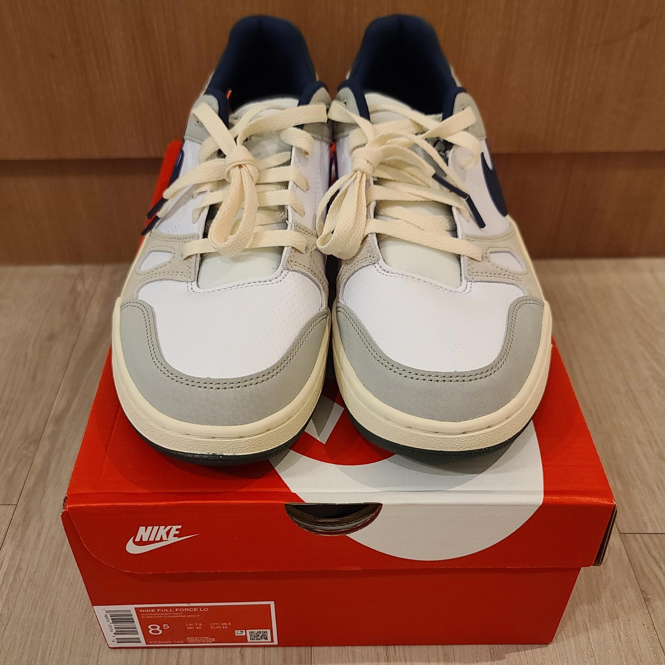 Nike Full Force Low White Light Iron Ore 착용 스타일 - 2