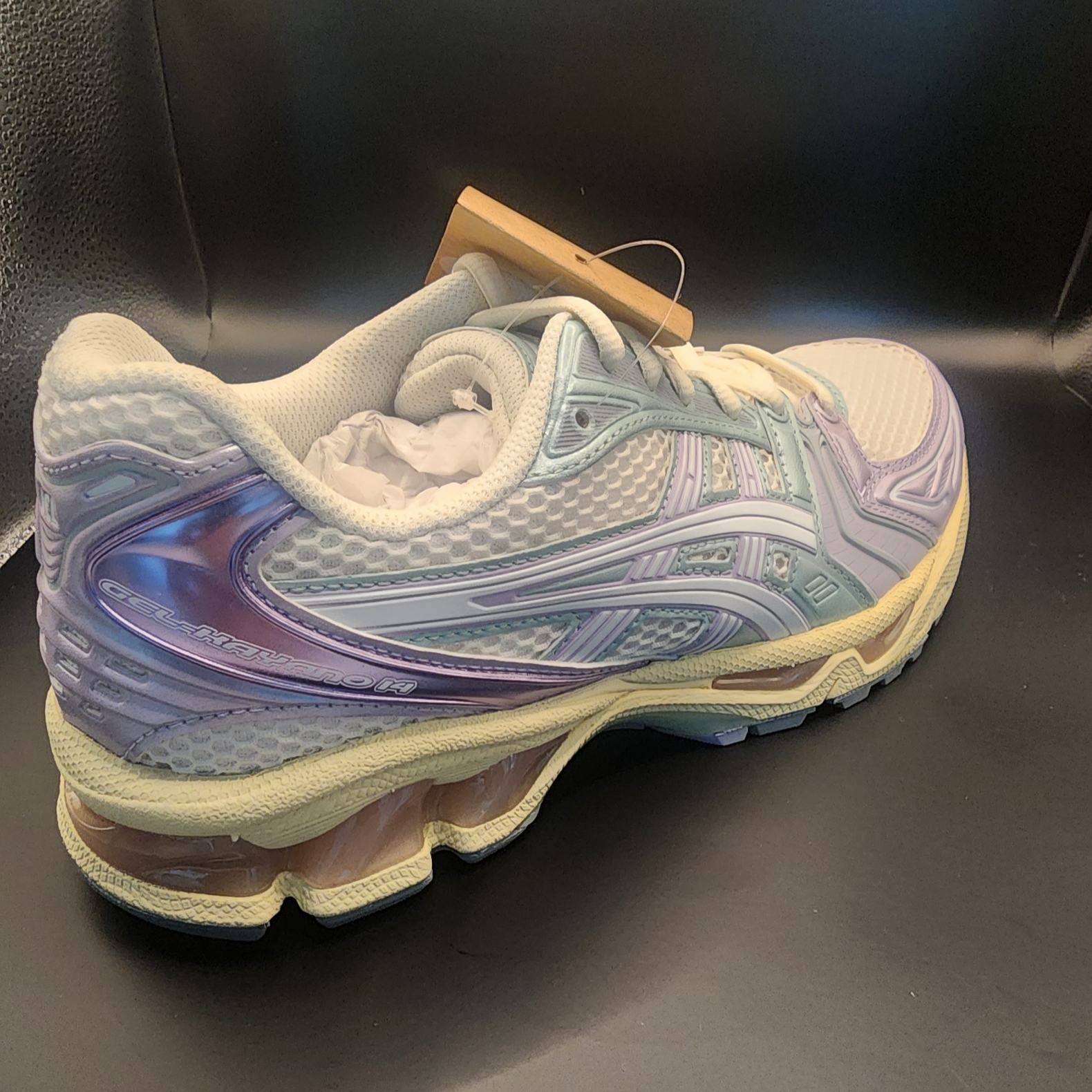 Asics Gel-Kayano 14 Cream Dusk Violet 착용 스타일 - 7