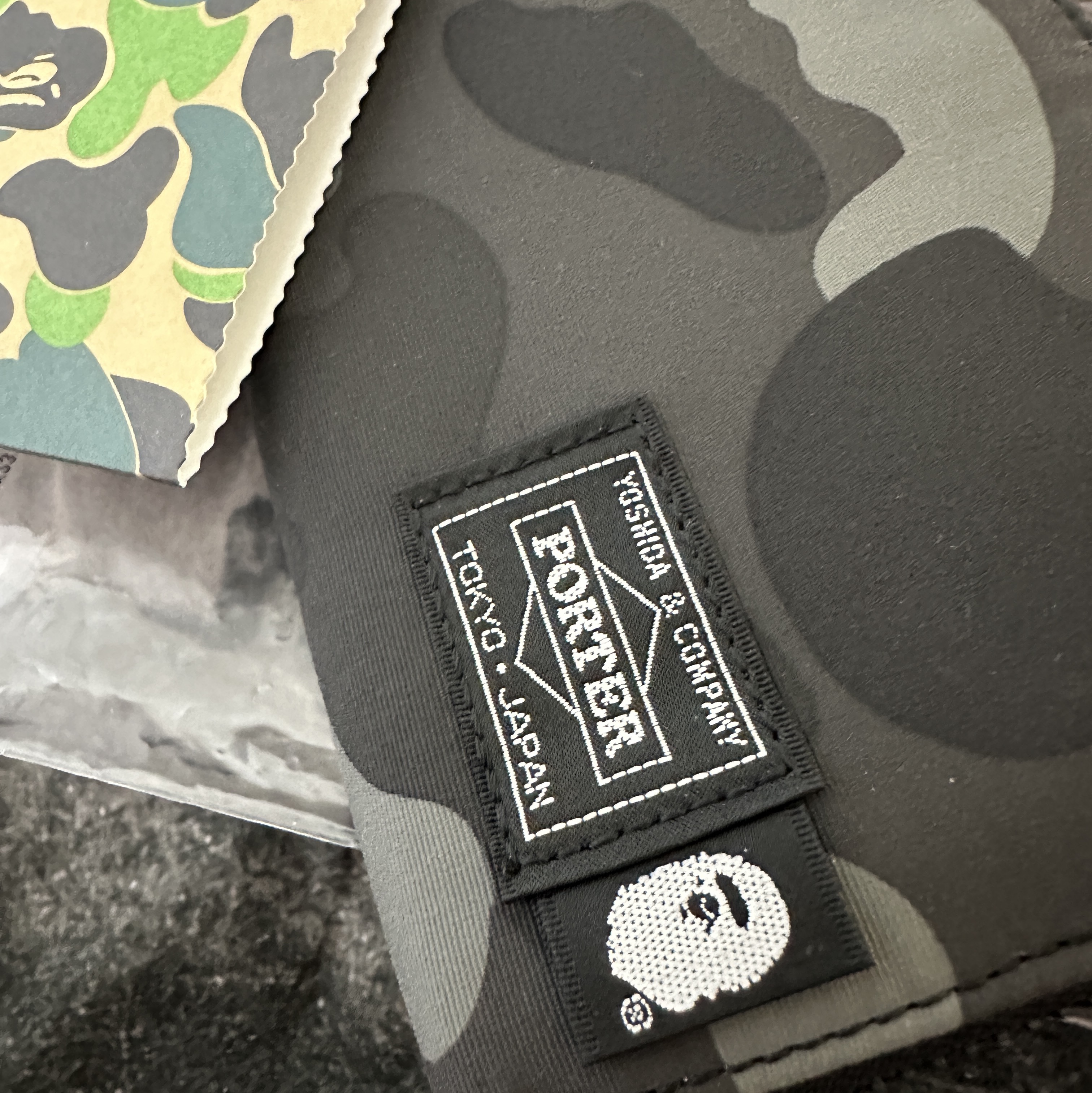 Porter x BAPE Color Camo Long Wallet Black 착용 스타일