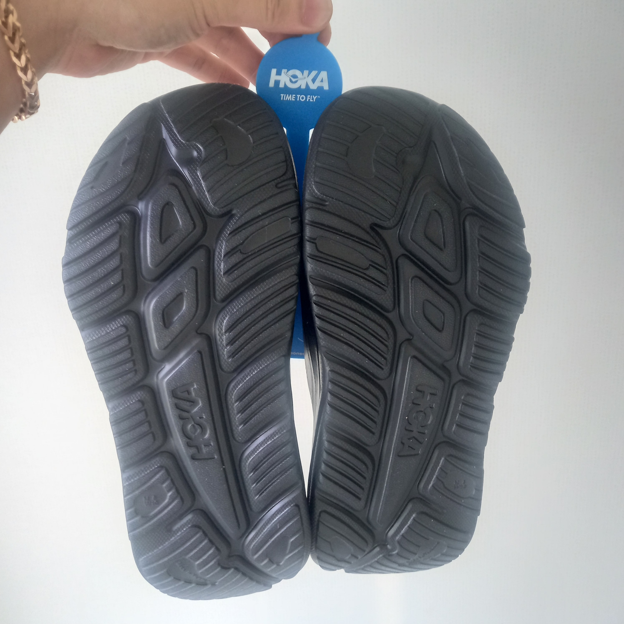 Hoka Ora Recovery Slide 3 Black, Nike x Stussy Shorts Black (FJ9167-010) 착용 스타일 - 5