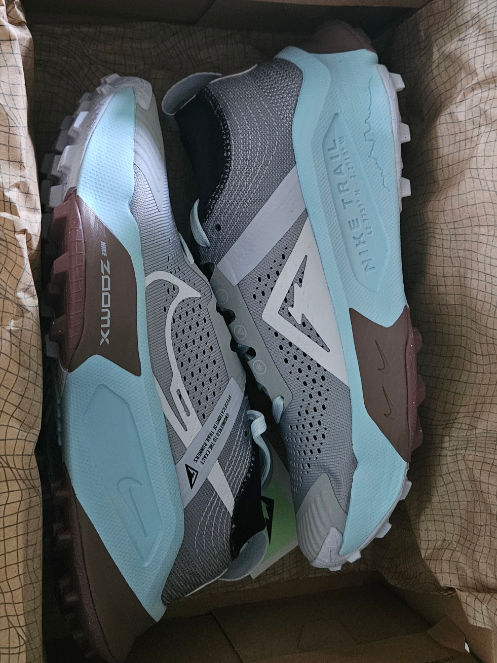 (W) Nike ZoomX Zegama Trail Light Smoke Grey Glacier Blue 착용 스타일