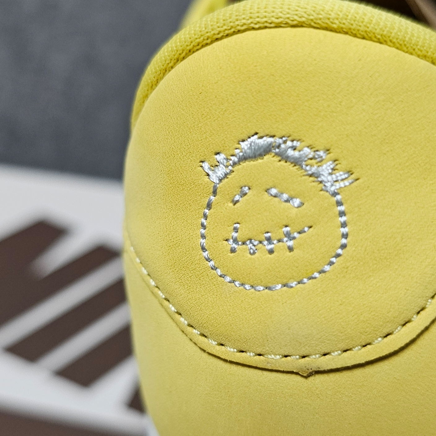 (W) Jordan 1 x Travis Scott Retro Low OG SP Canary 착용 스타일 - 2