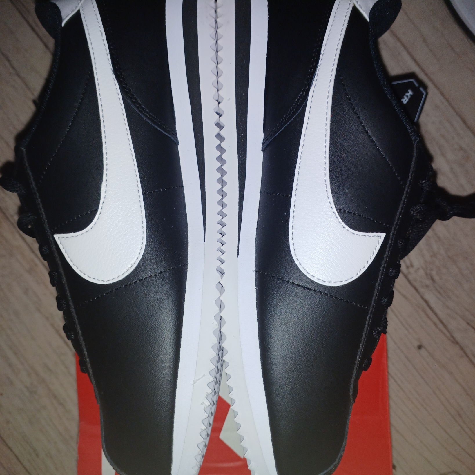 Nike Cortez Black White 착용 스타일 - 2