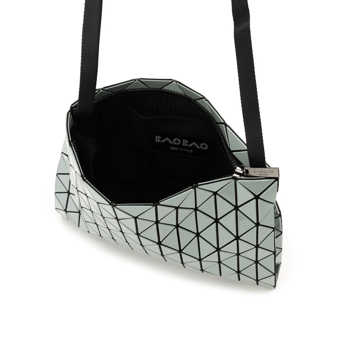 Bao Bao Issey Miyake Row Metallic Light Lavender 착용 스타일 - 3