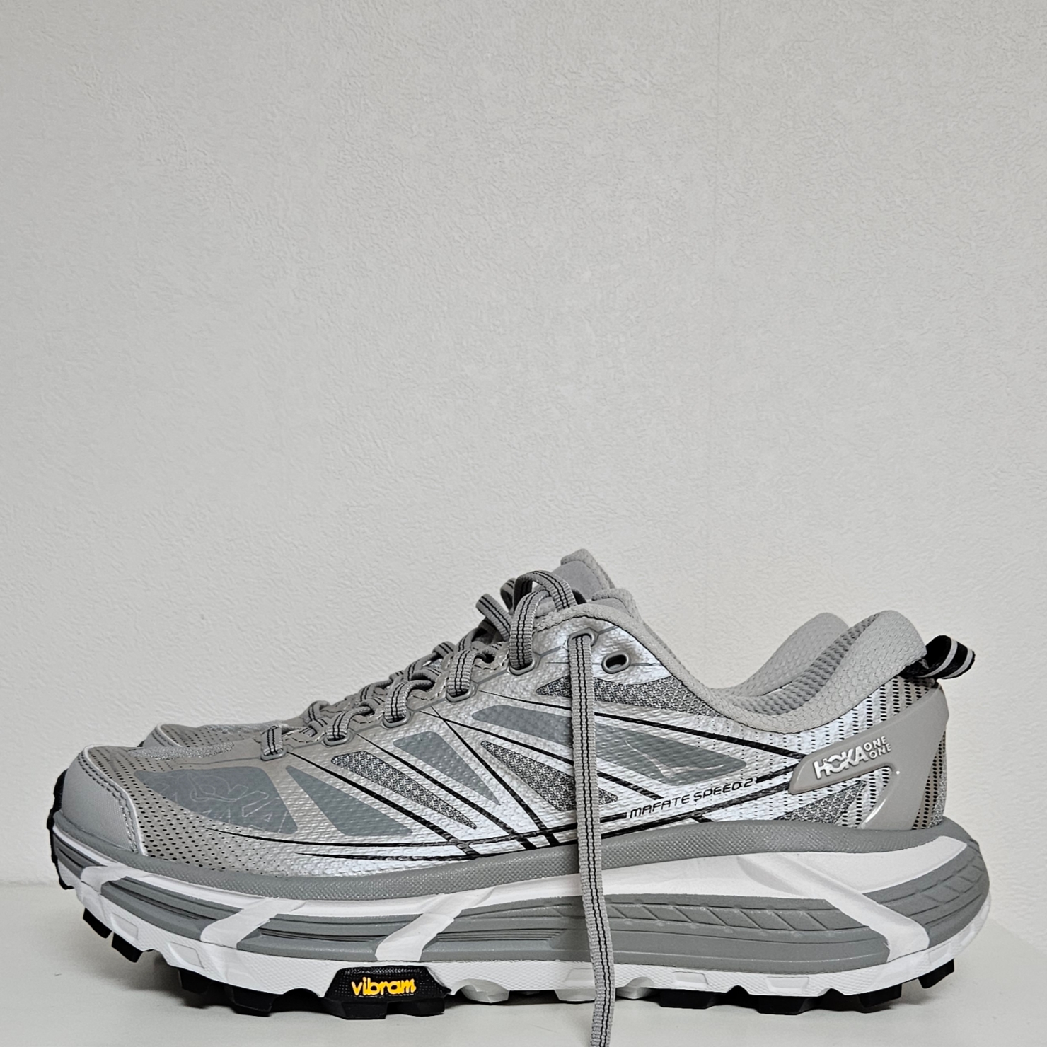 Hoka Mafate Speed 2 Stellar Grey Galactic Grey 착용 스타일