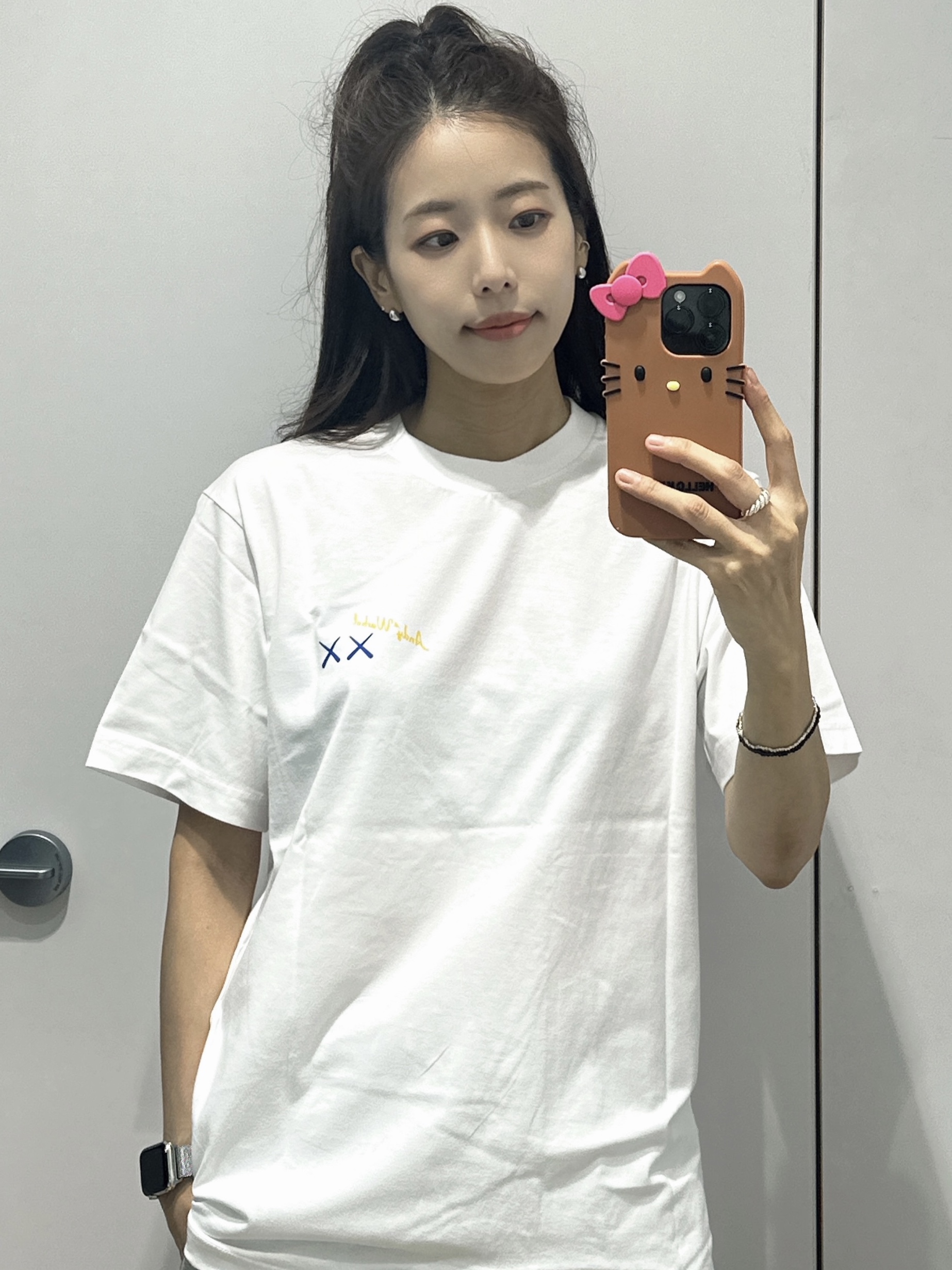 Uniqlo UT x Kaws x Warhol S/S Graphic T-Shirt A White, Adidas Adicolor Classic Sprinter Shorts Black - KR Sizing 착용 스타일 - 1