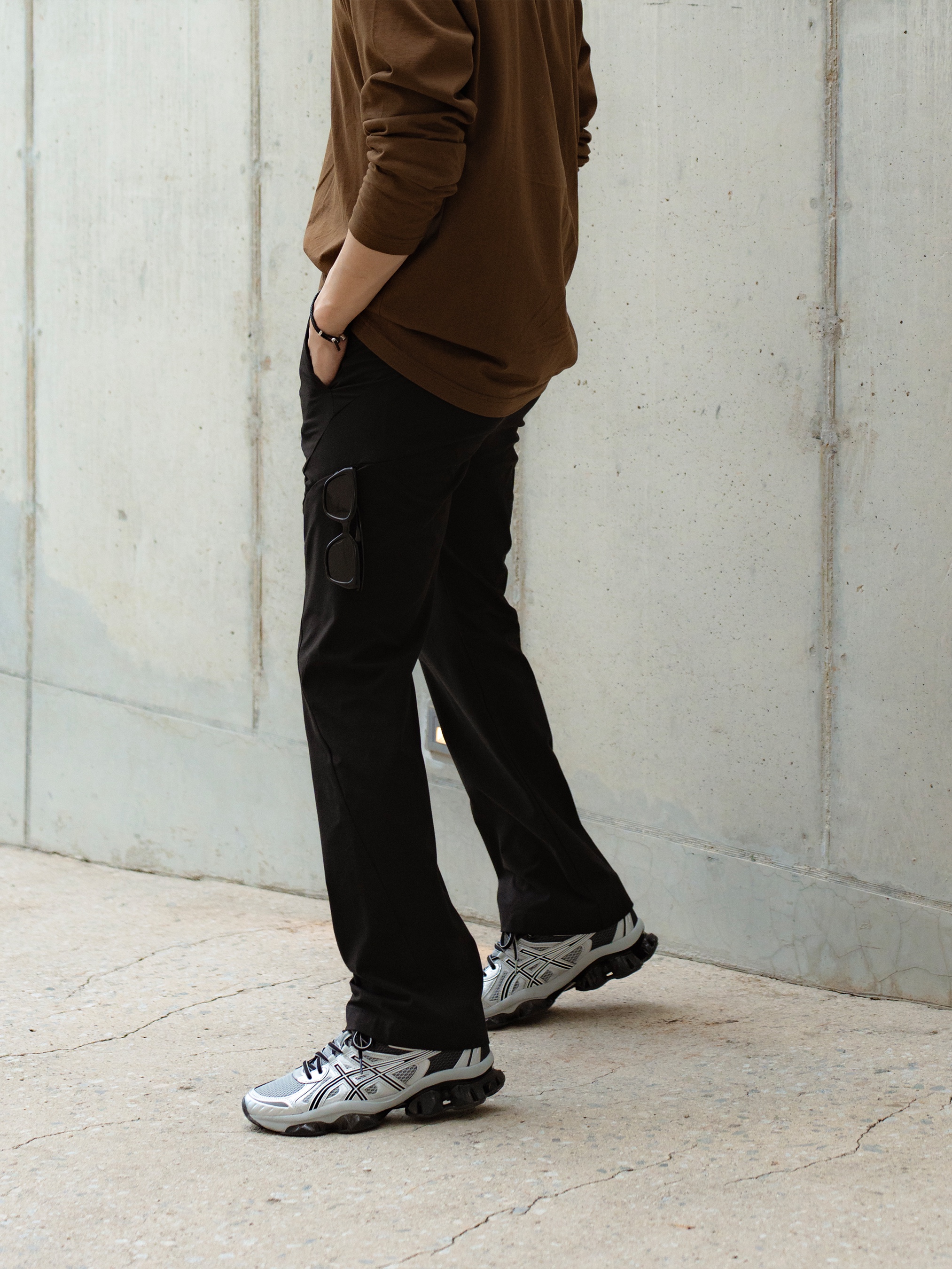 Asics Gel-Quantum Kinetic Mid Grey Pure Silver, Gentle Monster x Maison Margiela MM110 Black Black 착용 스타일 - 2