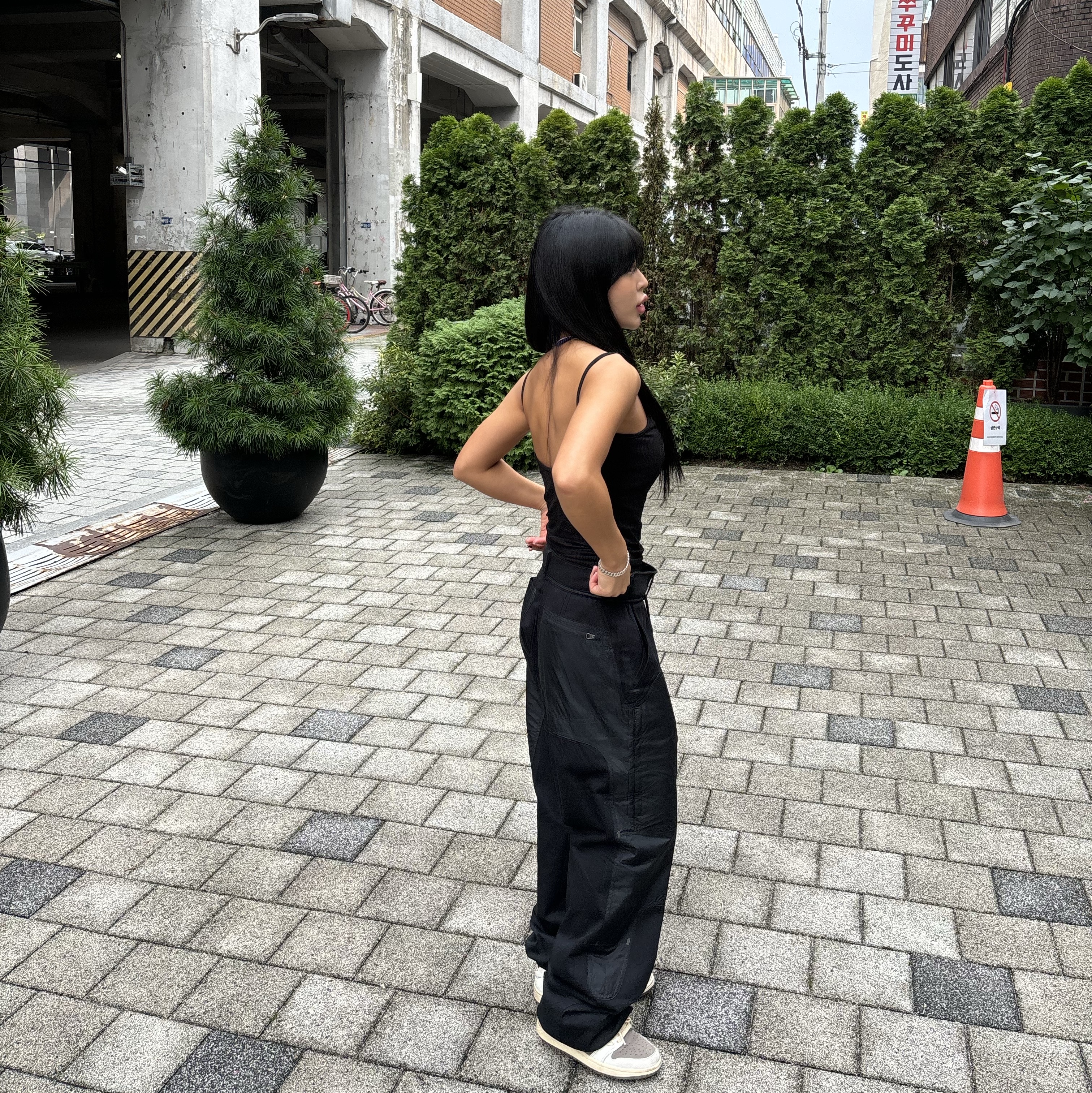 Nike x Off-White NRG Pants Black 착용 스타일 - 1