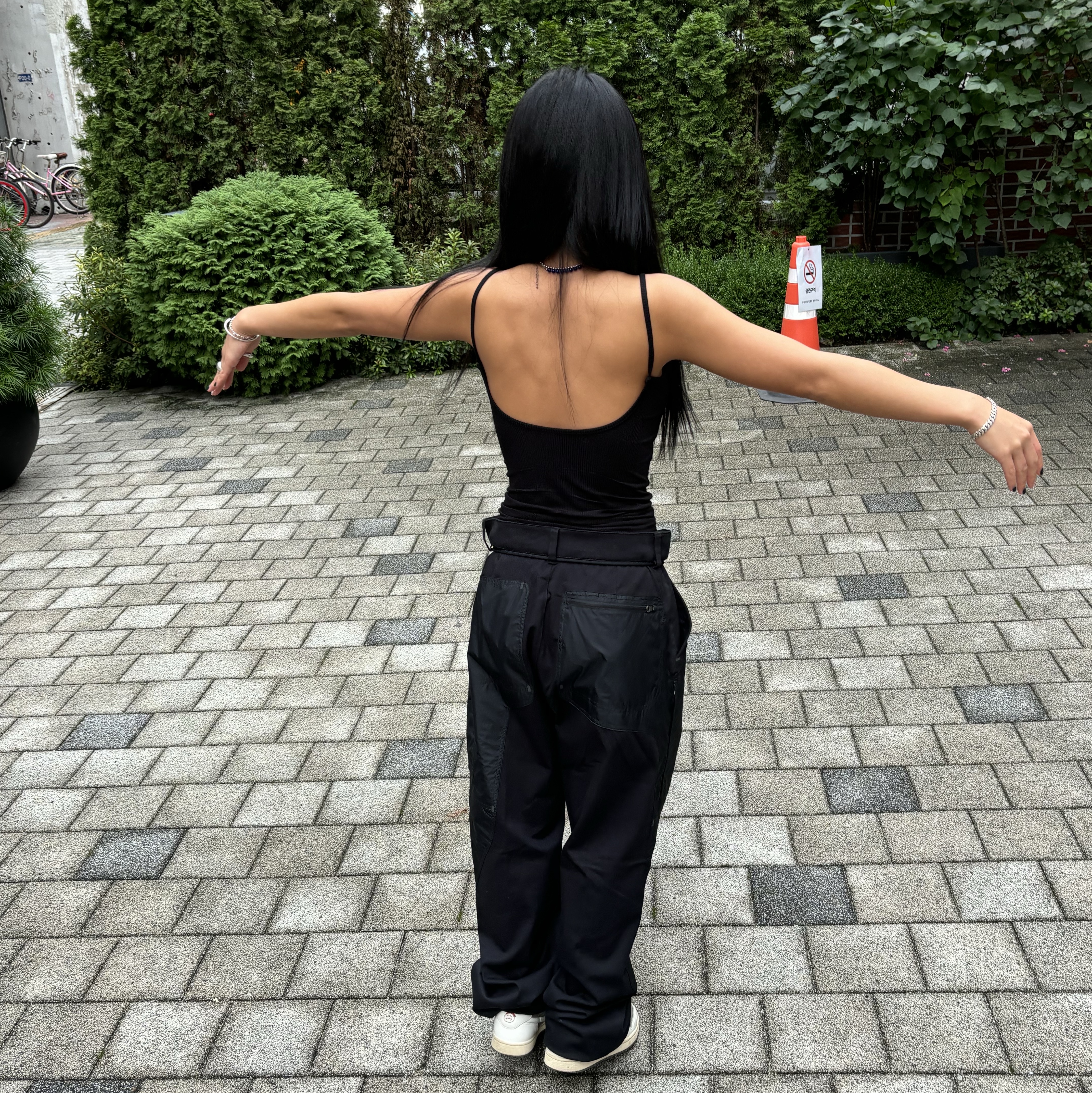 Nike x Off-White NRG Pants Black 착용 스타일 - 6