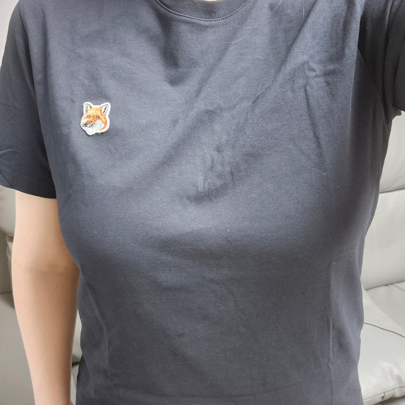 (W) Maison Kitsune Fox Head Patch Regular T-Shirt Black 착용 스타일