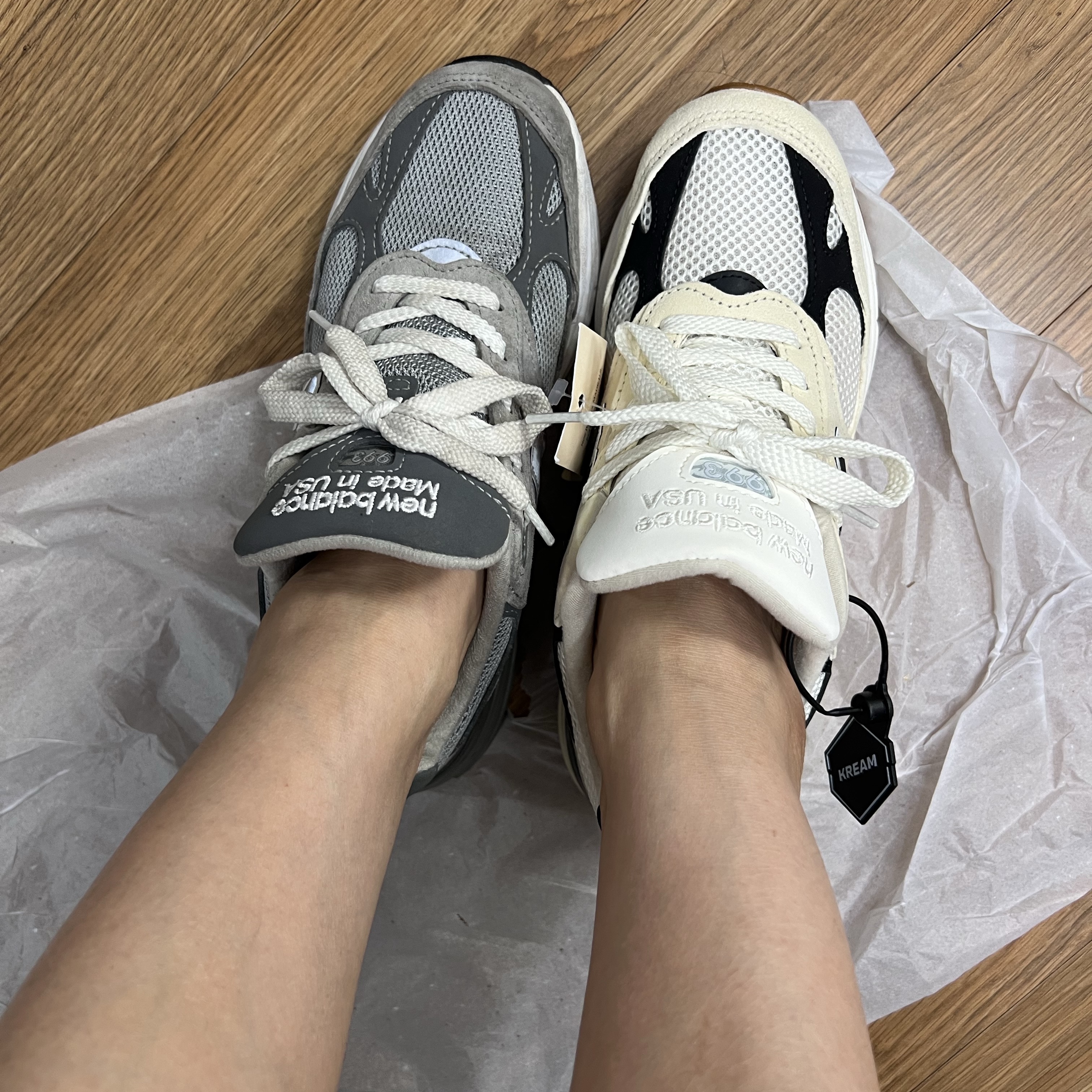 New Balance 993 Made in USA Sea Salt Black 착용 스타일