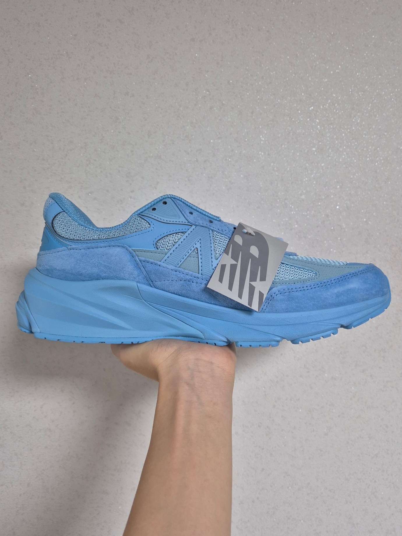 New Balance x Joe Freshgoods 990v6 Made in USA Prom Blue 착용 스타일 - 2