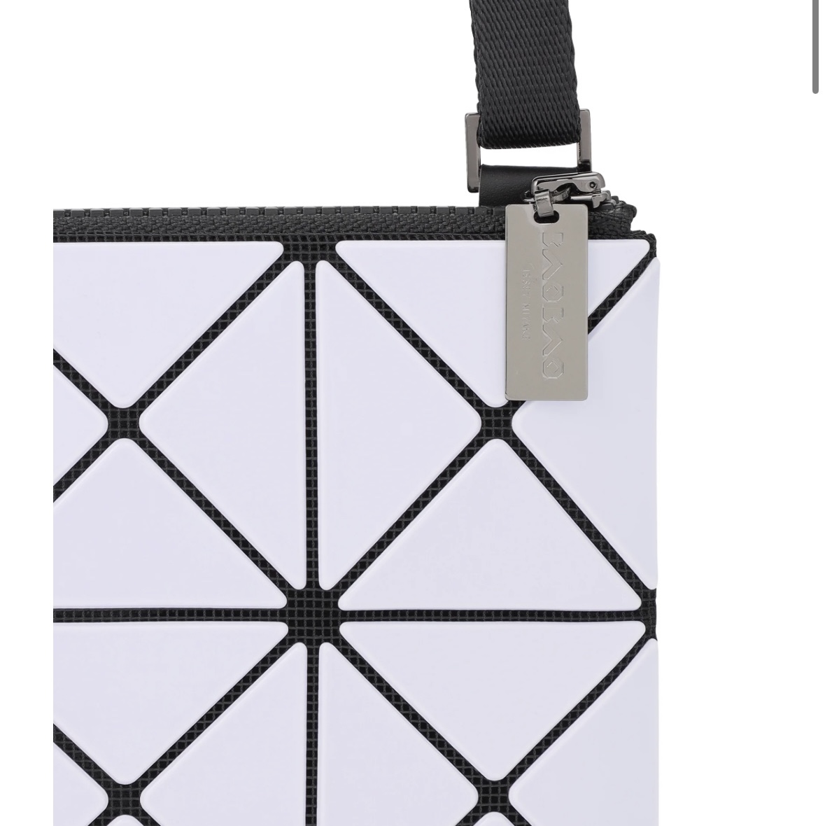 Bao Bao Issey Miyake Lucent W Crossbody Bag Light Grayish Blue 착용 스타일 - 3