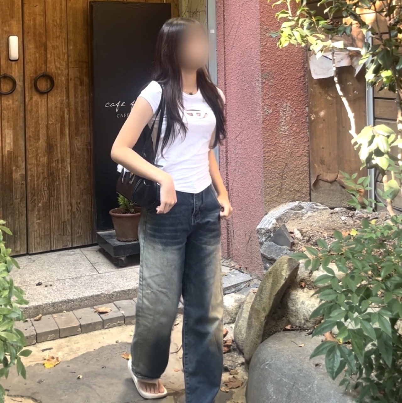 (W) Diesel T-Angie Peekaboo Logo T-Shirt White 착용 스타일 - 3