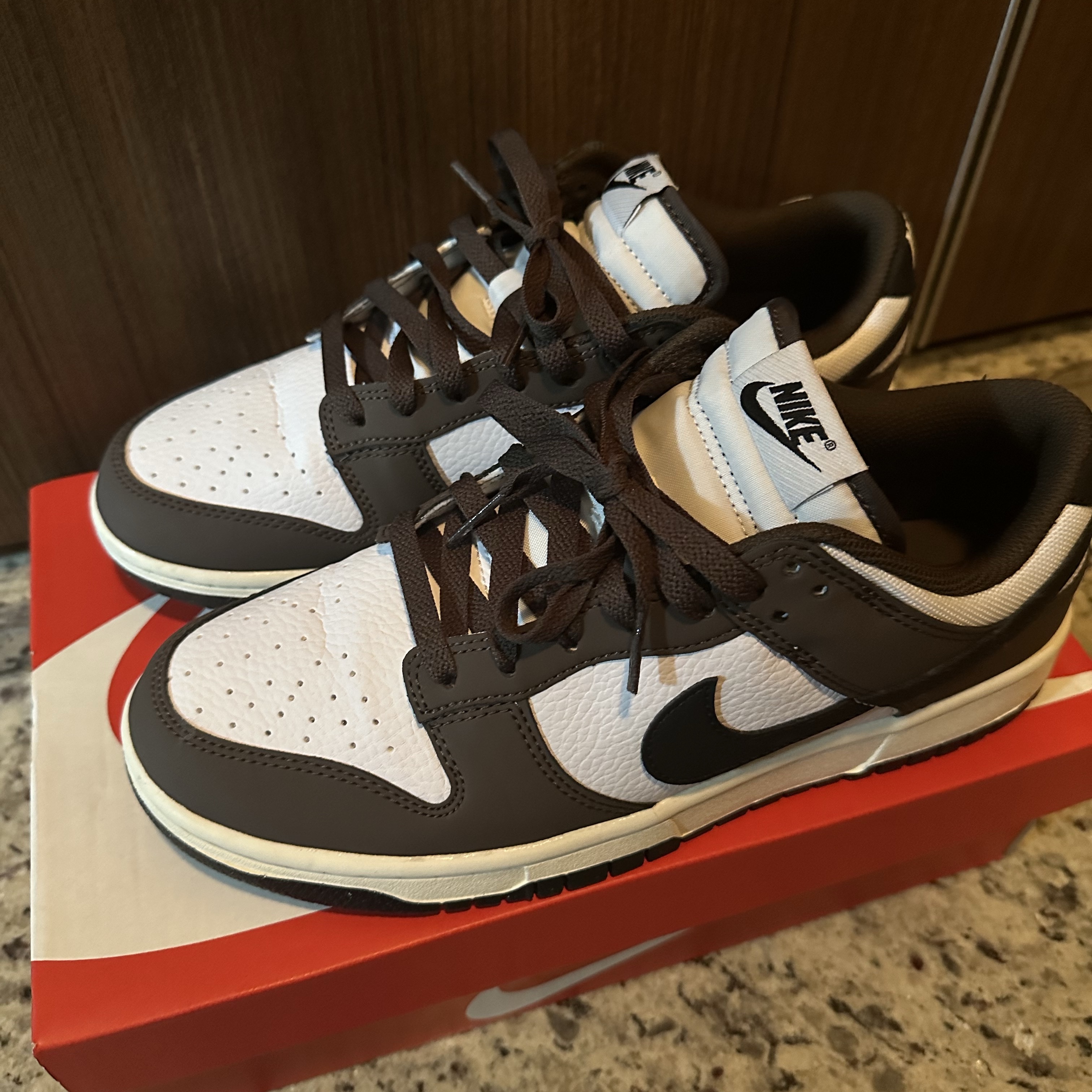 Nike Dunk Low Retro Next Nature Baroque Brown White 착용 스타일 - 2