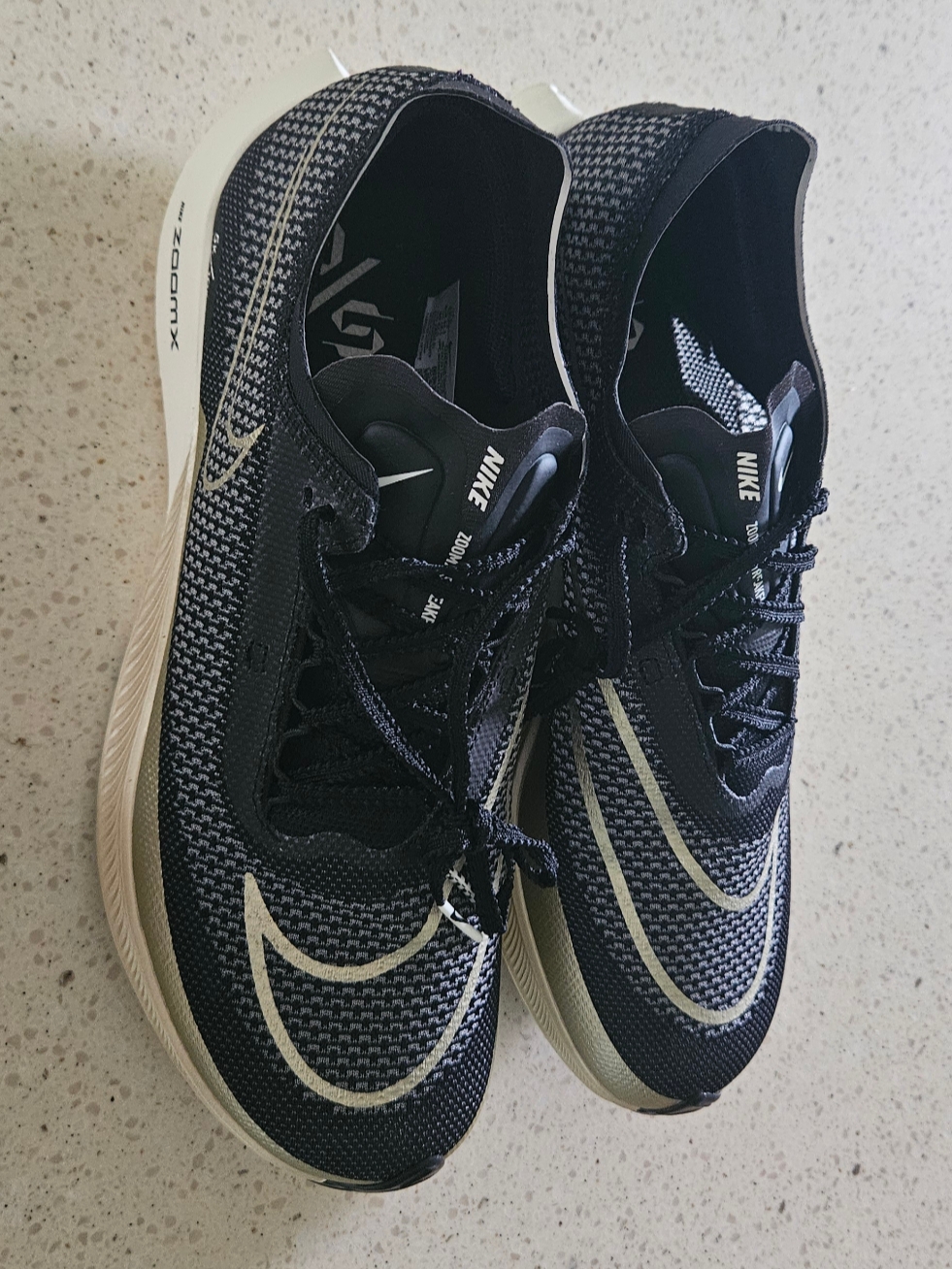 Nike ZoomX Streakfly Black White 착용 스타일 - 1