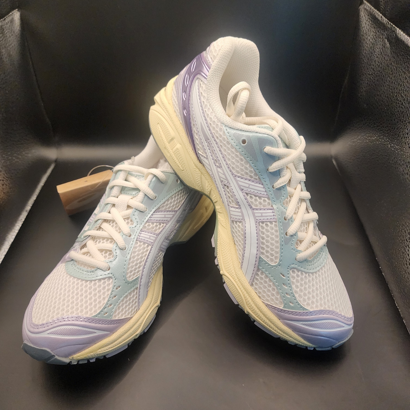Asics Gel-Kayano 14 Cream Dusk Violet 착용 스타일 - 2