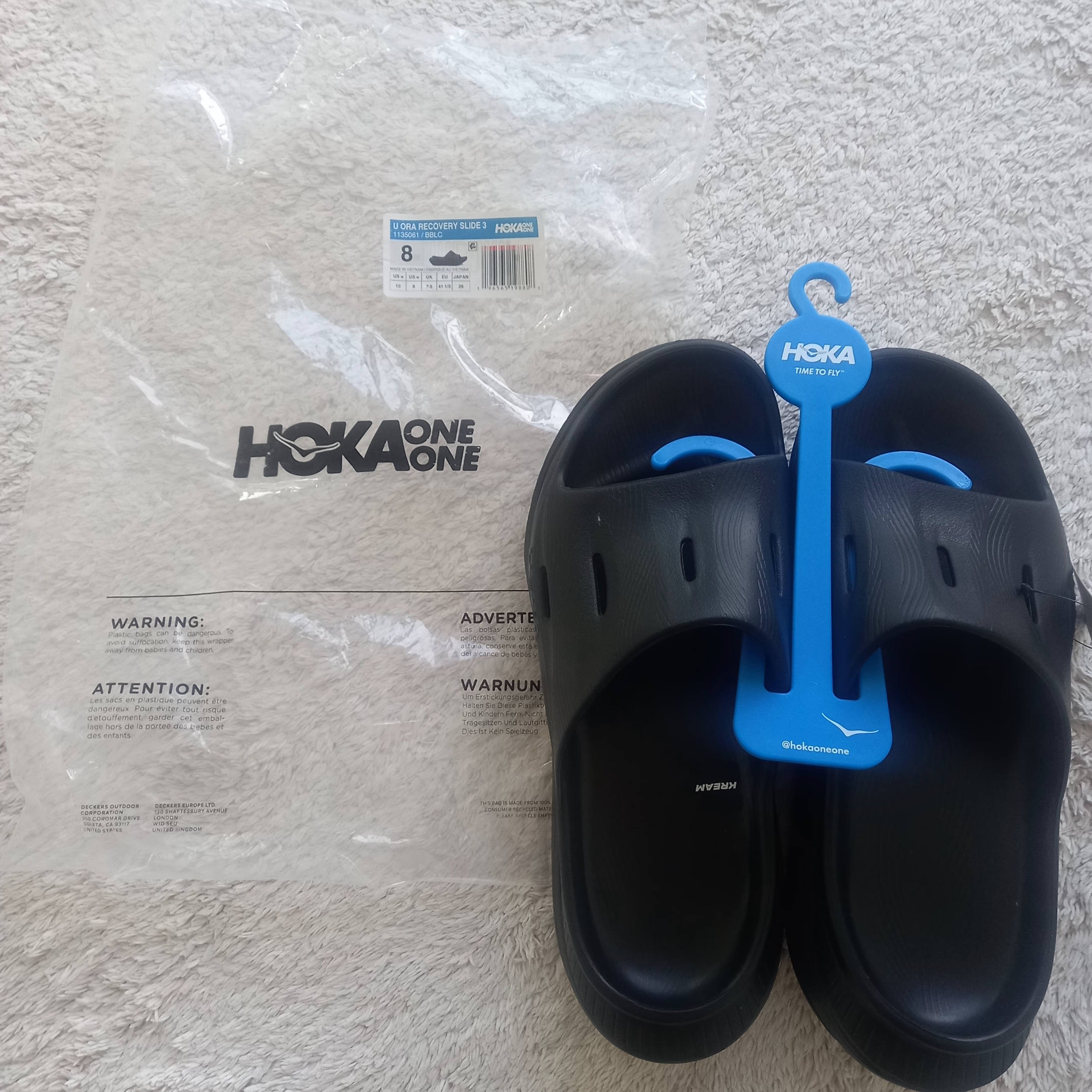 Hoka Ora Recovery Slide 3 Black, Nike x Stussy Shorts Black (FJ9167-010) 착용 스타일 - 1