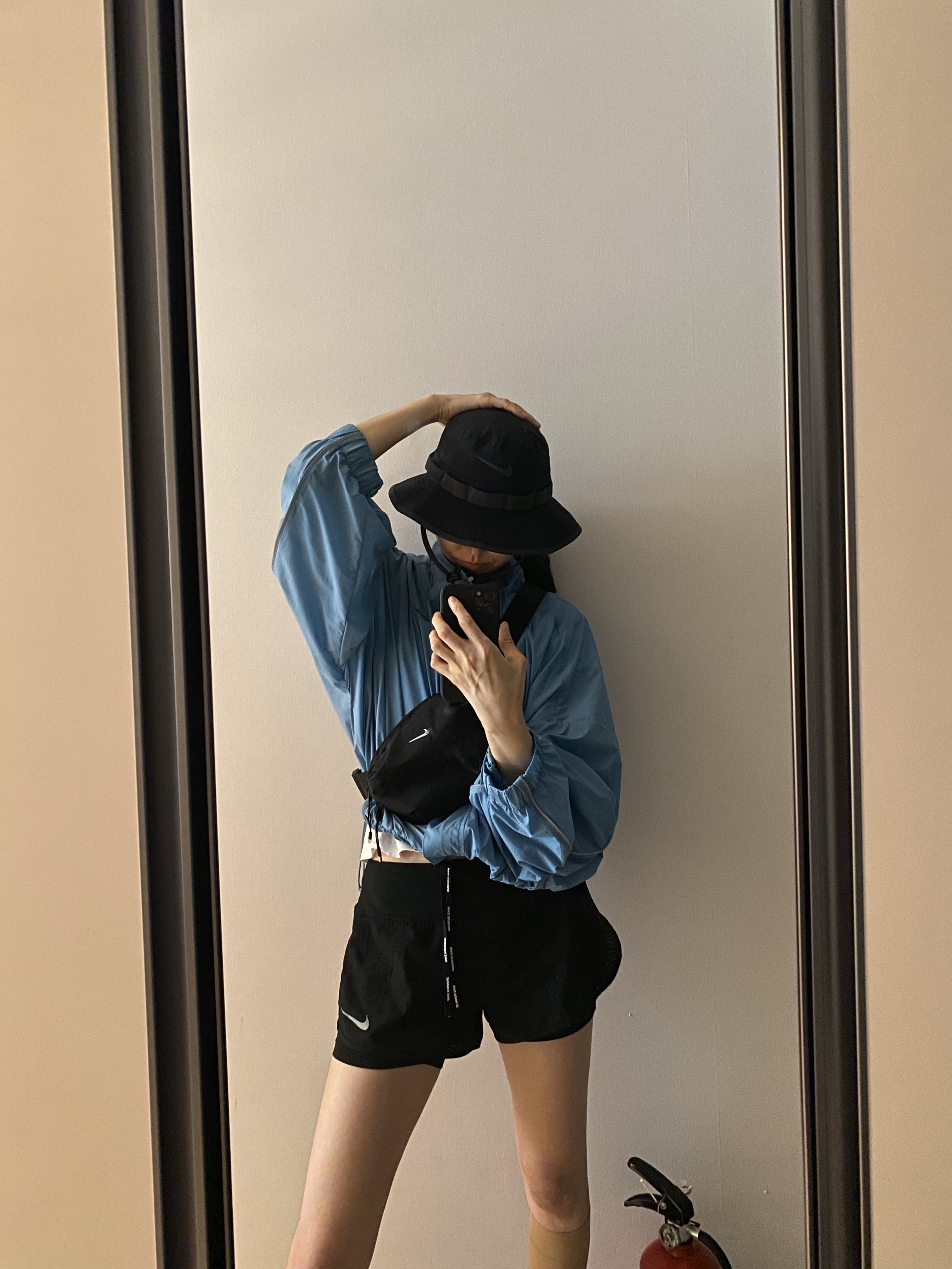 (W) Nike Run Division Jacket Cerulean - US/EU, Nike Dri-Fit Apex Bucket Hat Black Anthracite 착용 스타일