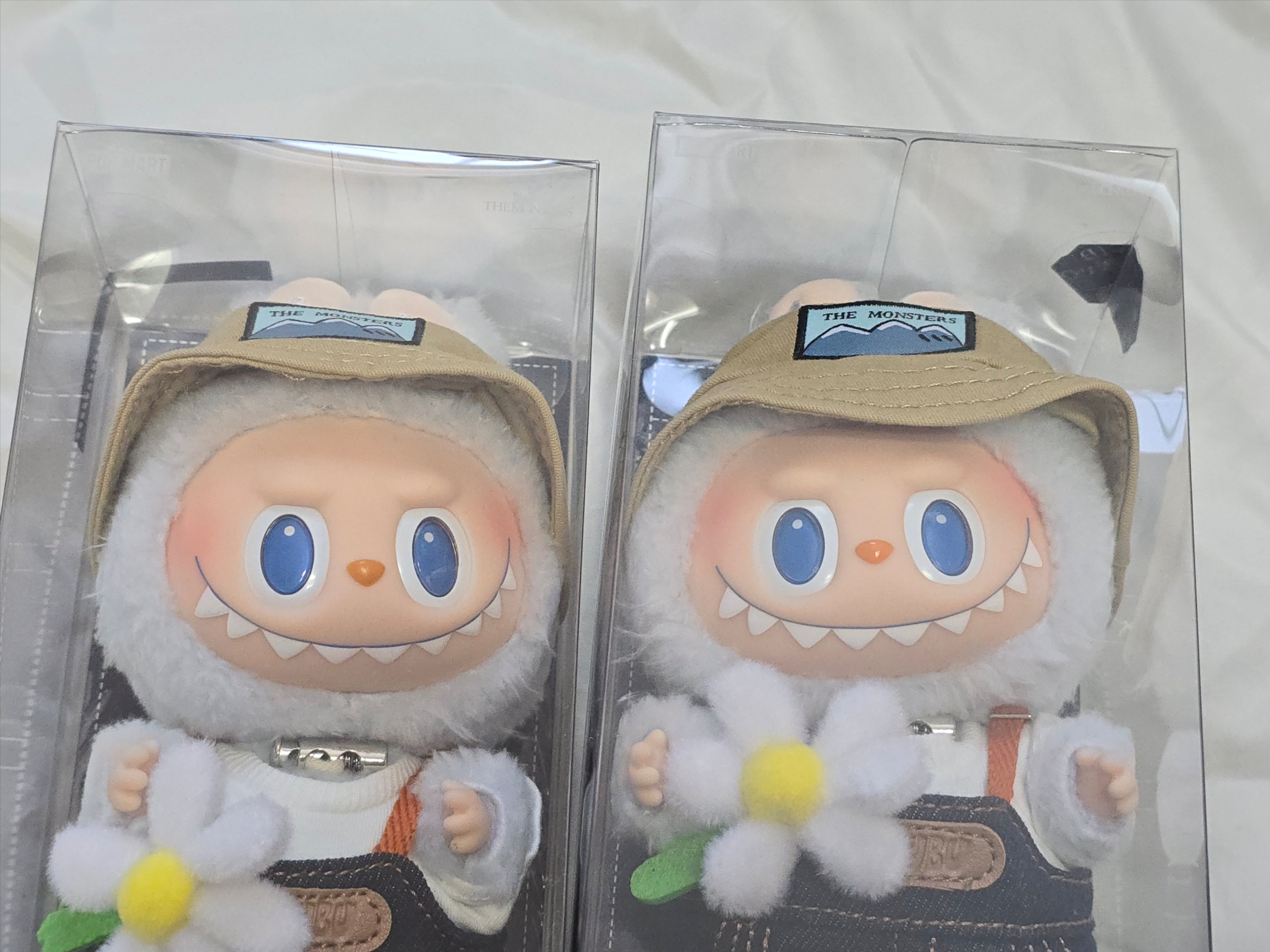 Pop Mart Fall In Wild Labubu Series Toy Keyring 착용 스타일 - 1