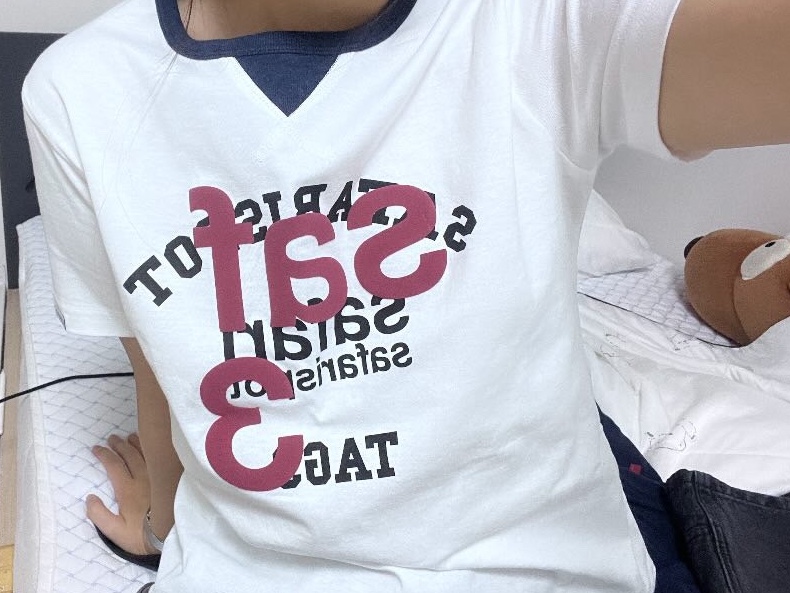 [KREAM 단독] Safarispot 1/2 Roux Base School Club Tee White 착용 스타일