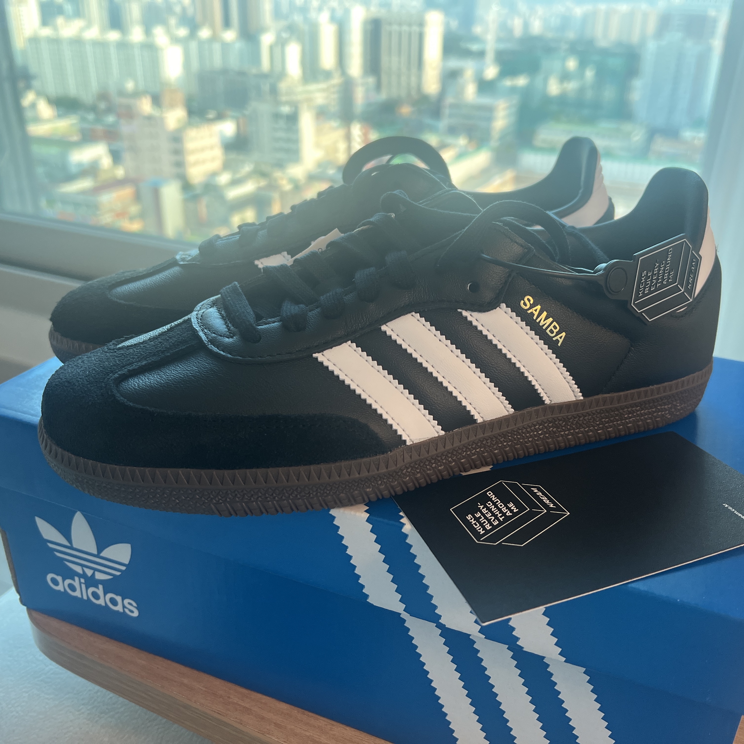 Adidas Samba OG Black White Gum 착용 스타일