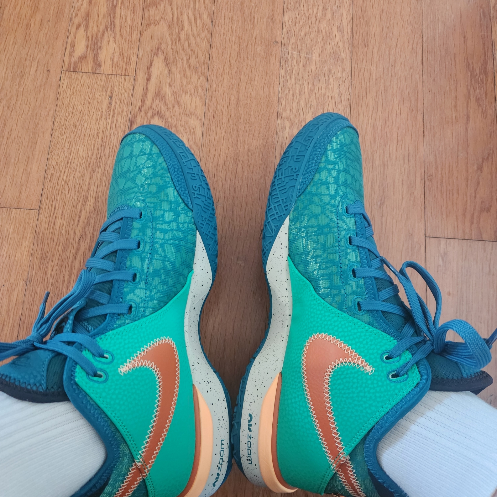 Nike LeBron NXXT Gen EP Geode Teal Campfire Orange 착용 스타일