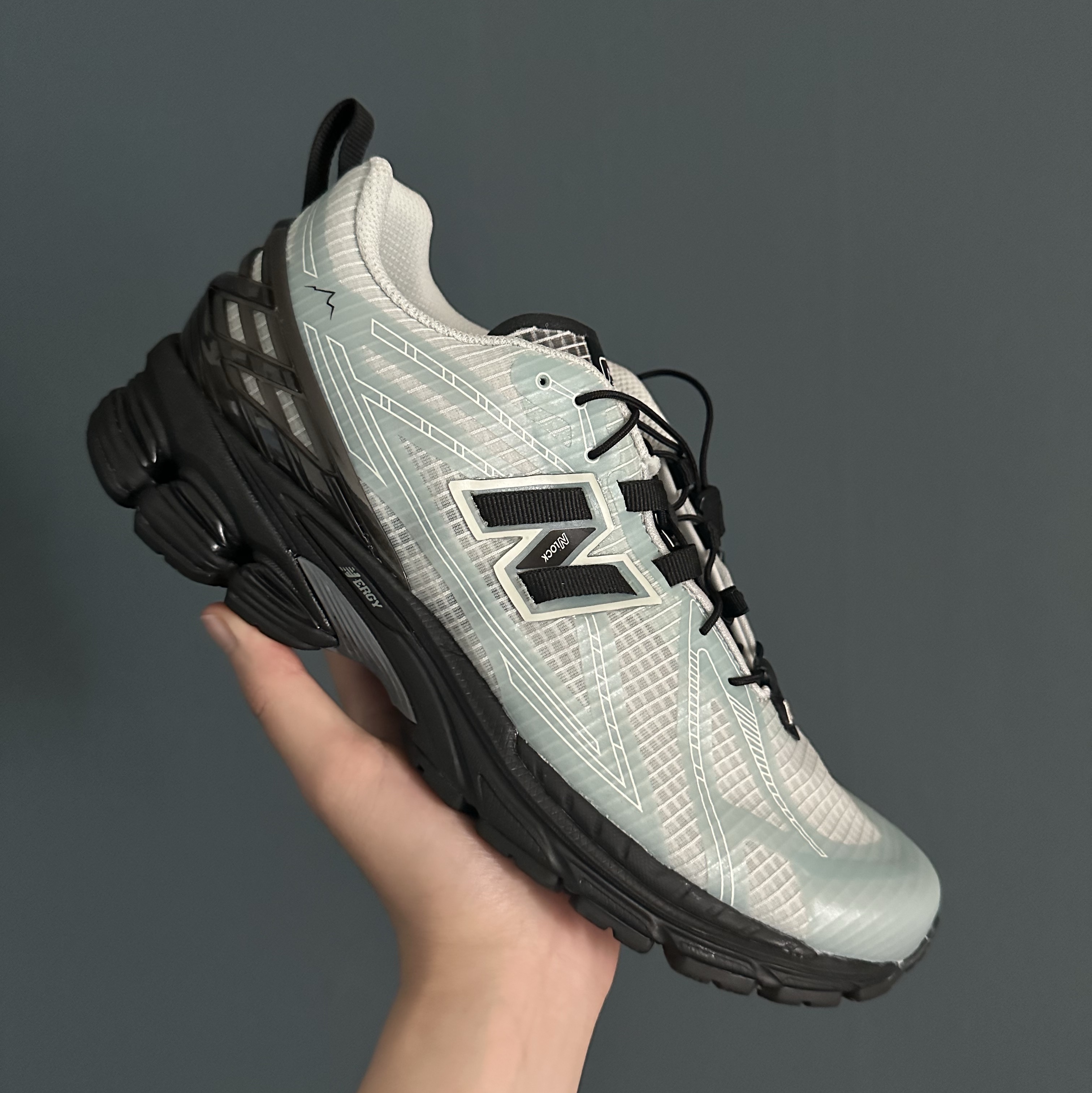 New Balance x Cayl 1906R Blue 착용 스타일