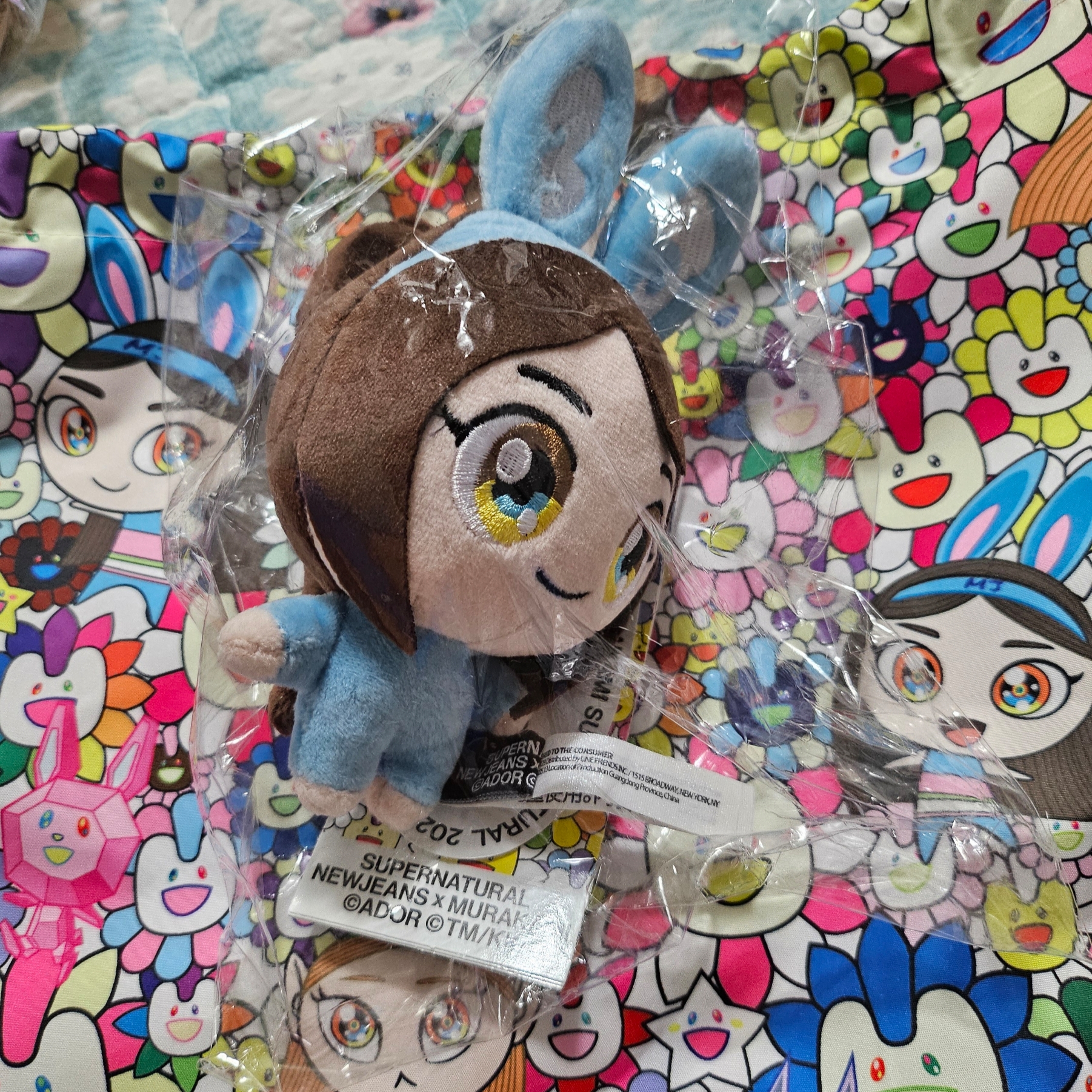 NewJeans x Murakami Plush Keyring Minji 착용 스타일