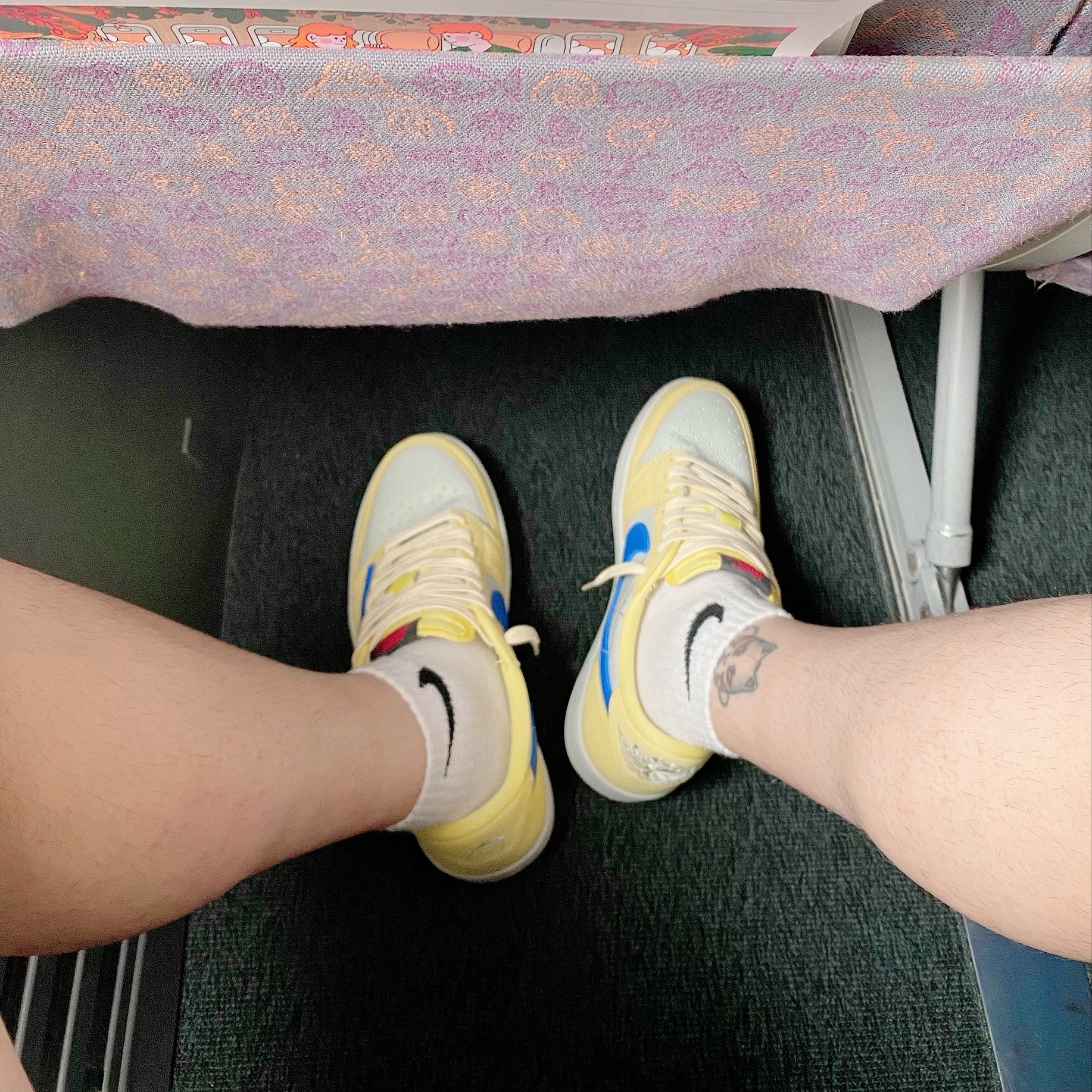 (W) Jordan 1 x Travis Scott Retro Low OG SP Canary 착용 스타일