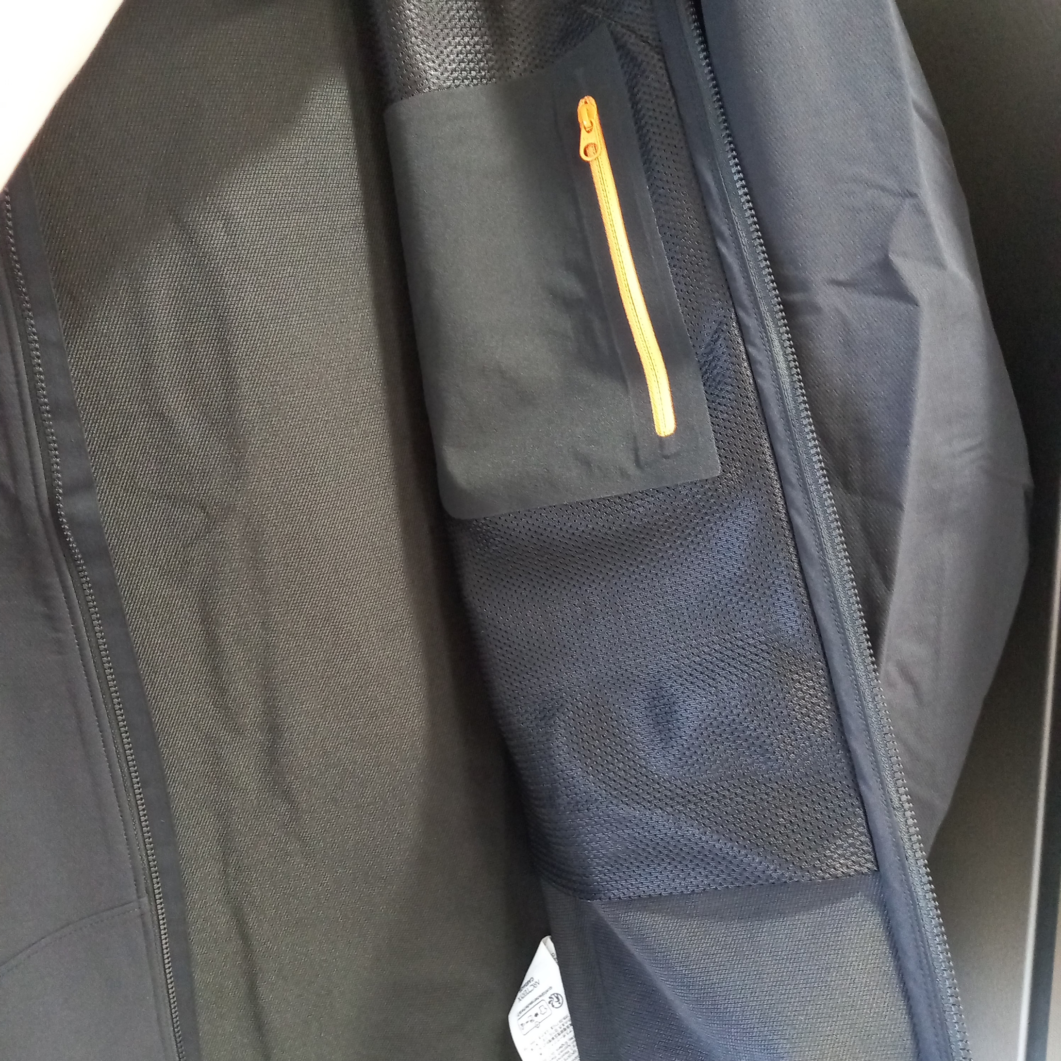 Arc'teryx Gamma LT Hoody Black 착용 스타일 - 8