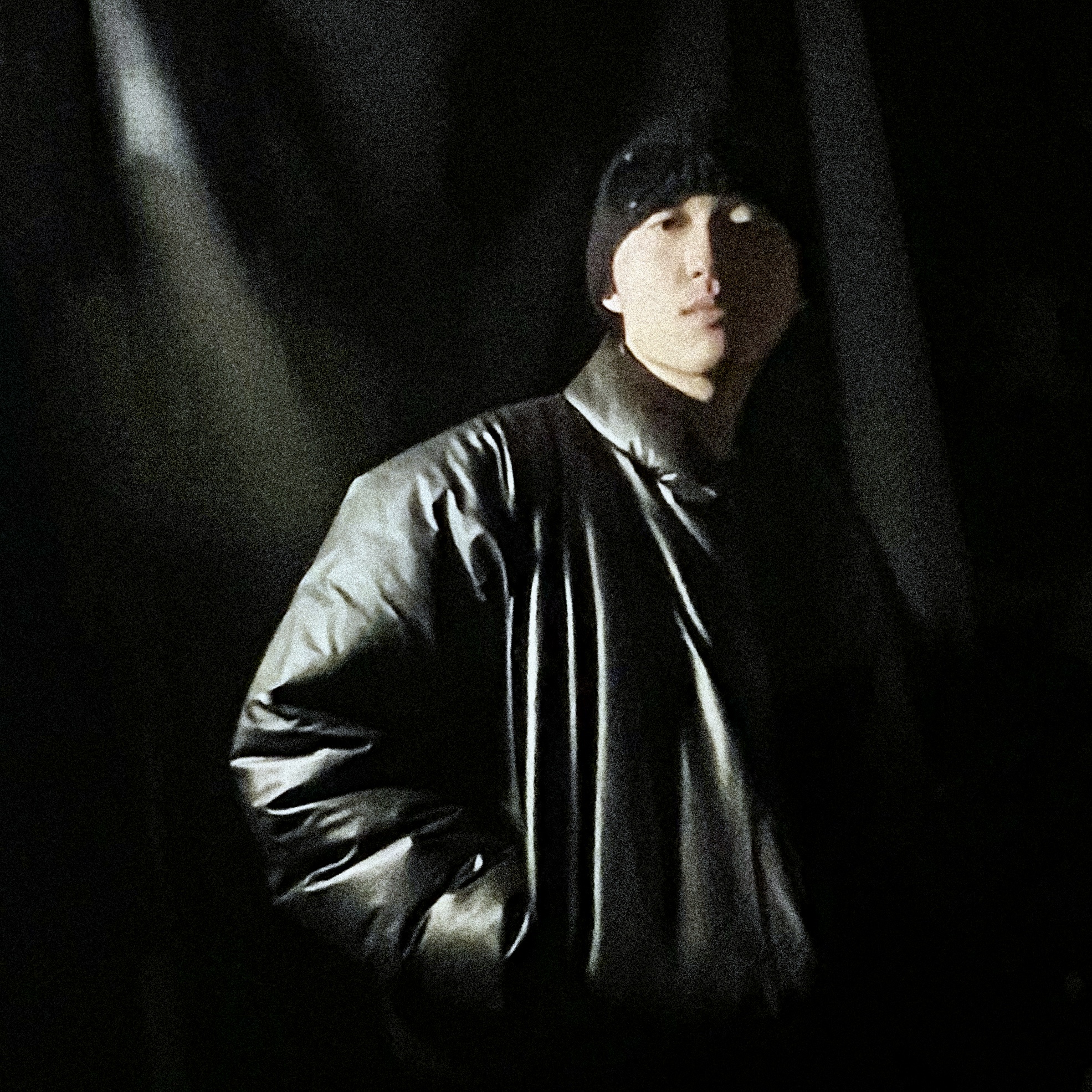 C.P. Company Extra Fine Merino Wool Goggle Beanie Black, Yeezy Gap Round Jacket Black 착용 스타일 - 2