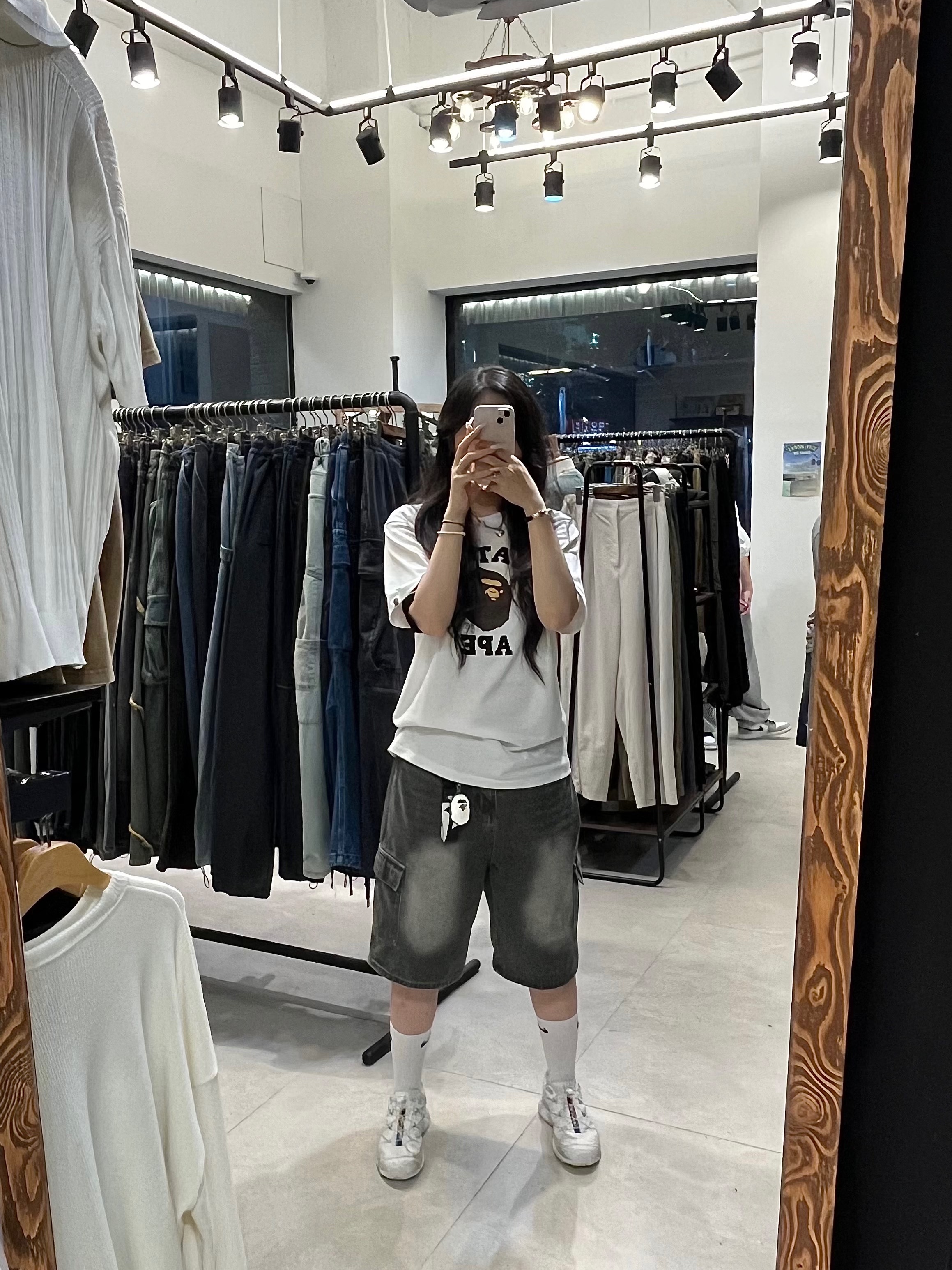 BAPE College T-Shirt White, Salomon XT-6 ADV White 착용 스타일