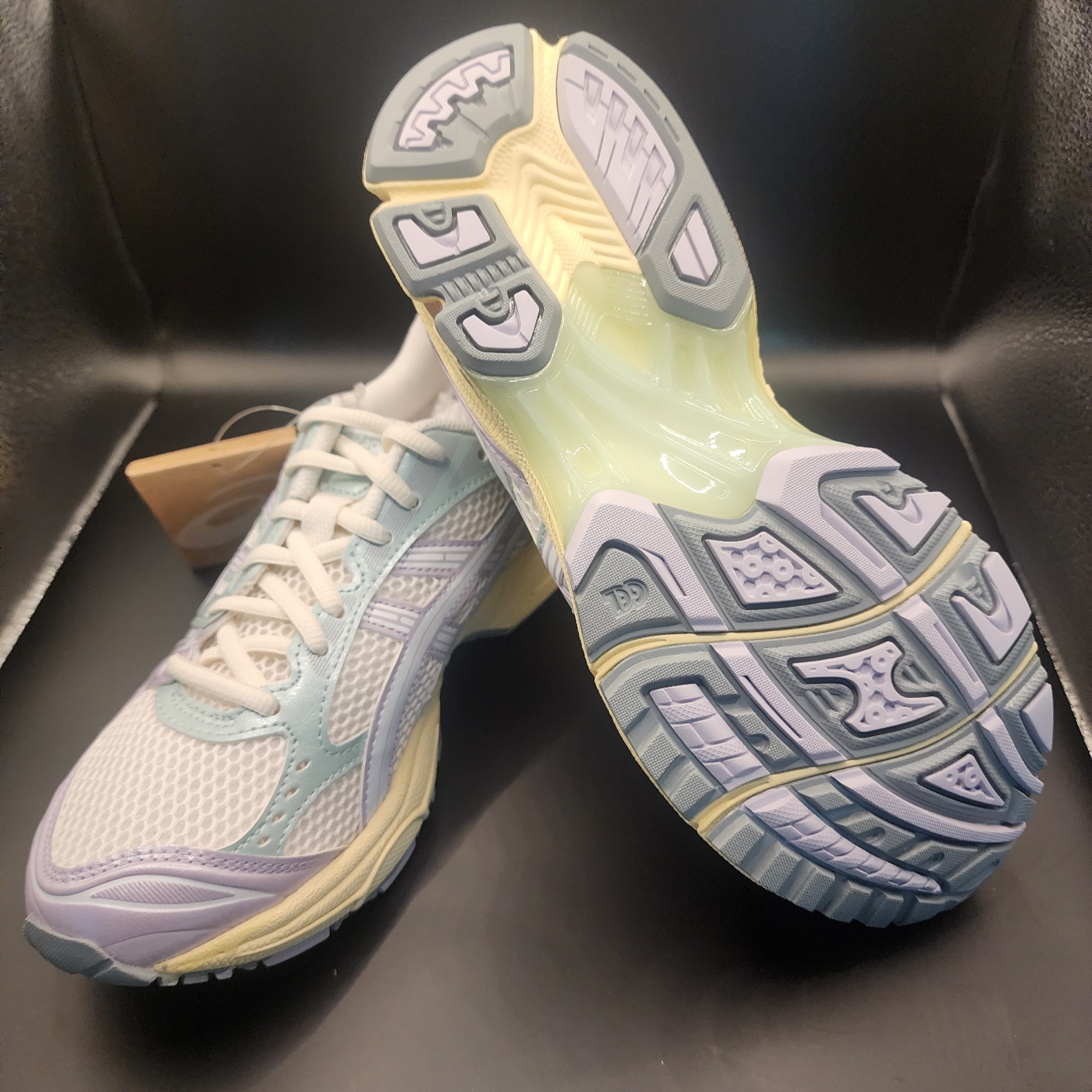 Asics Gel-Kayano 14 Cream Dusk Violet 착용 스타일 - 3