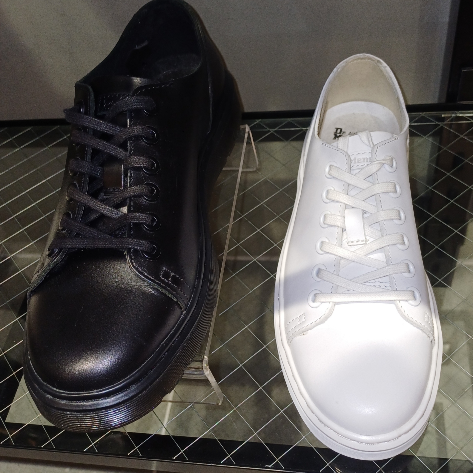 Dr. Martens Dante Black 착용 스타일 - 1