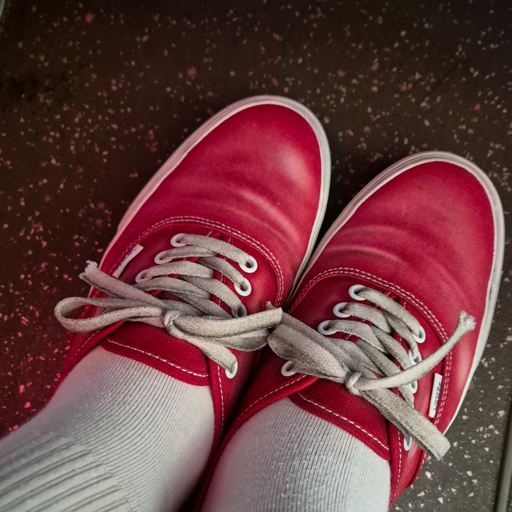 Vans Authentic Wave Washed Red 착용 스타일