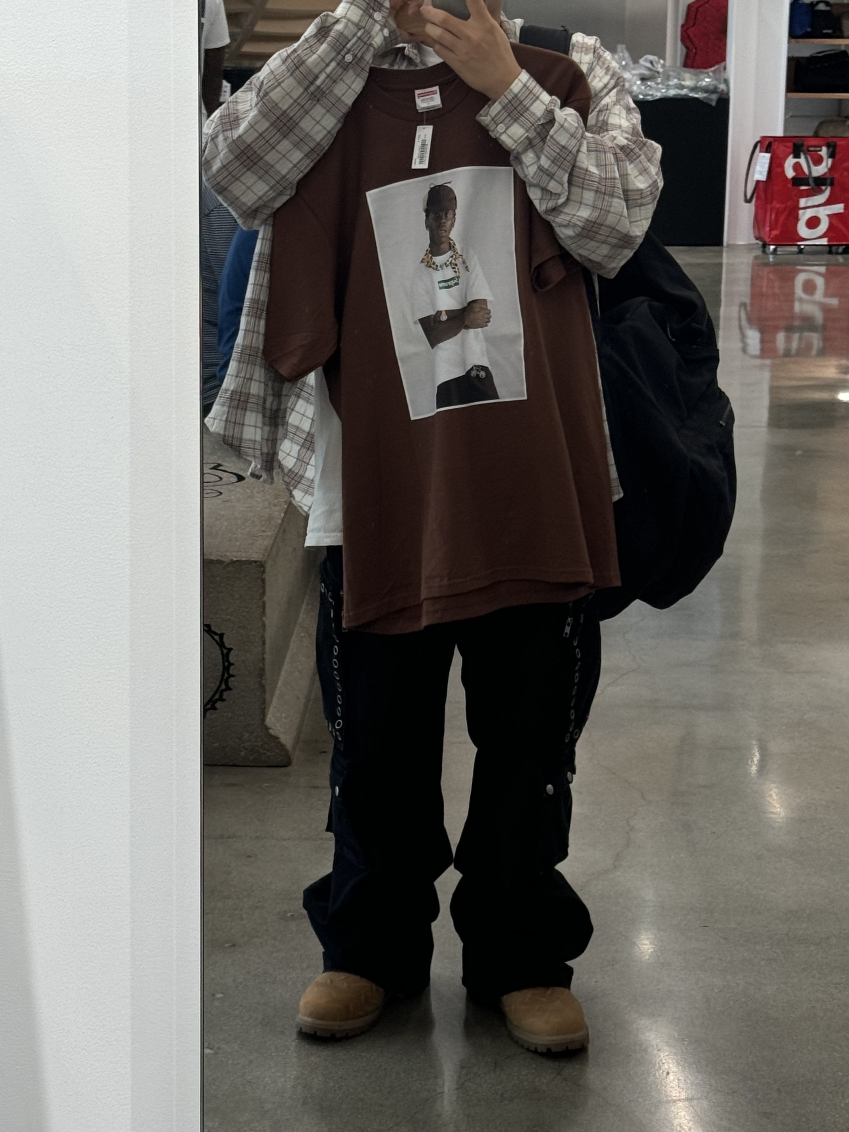 Supreme Tyler The Creator T-Shirt Brown - 24FW, Supreme Tyler The Creator T-Shirt White - 24FW 착용 스타일 - 1