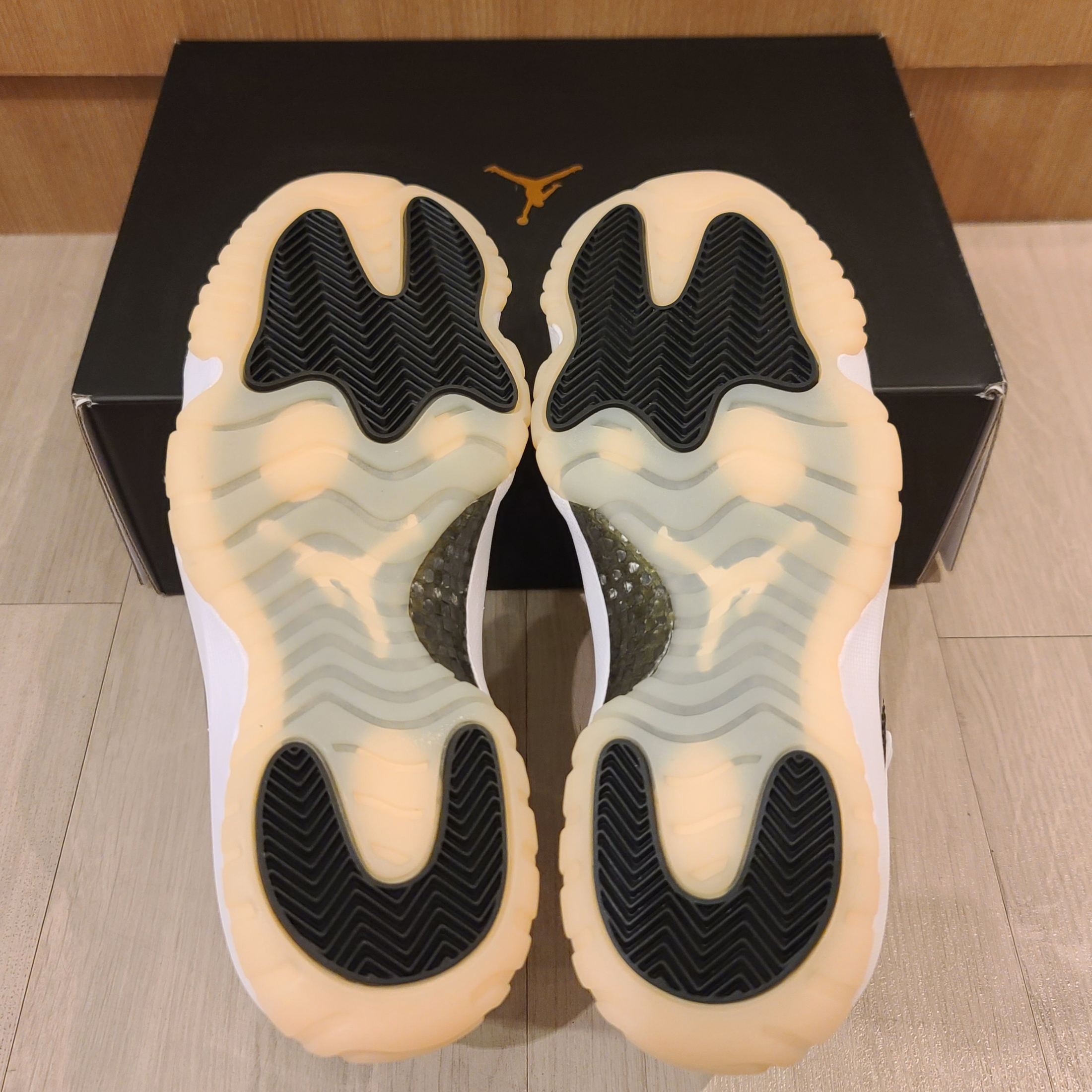 Jordan 11 Retro Gratitude 착용 스타일 - 3