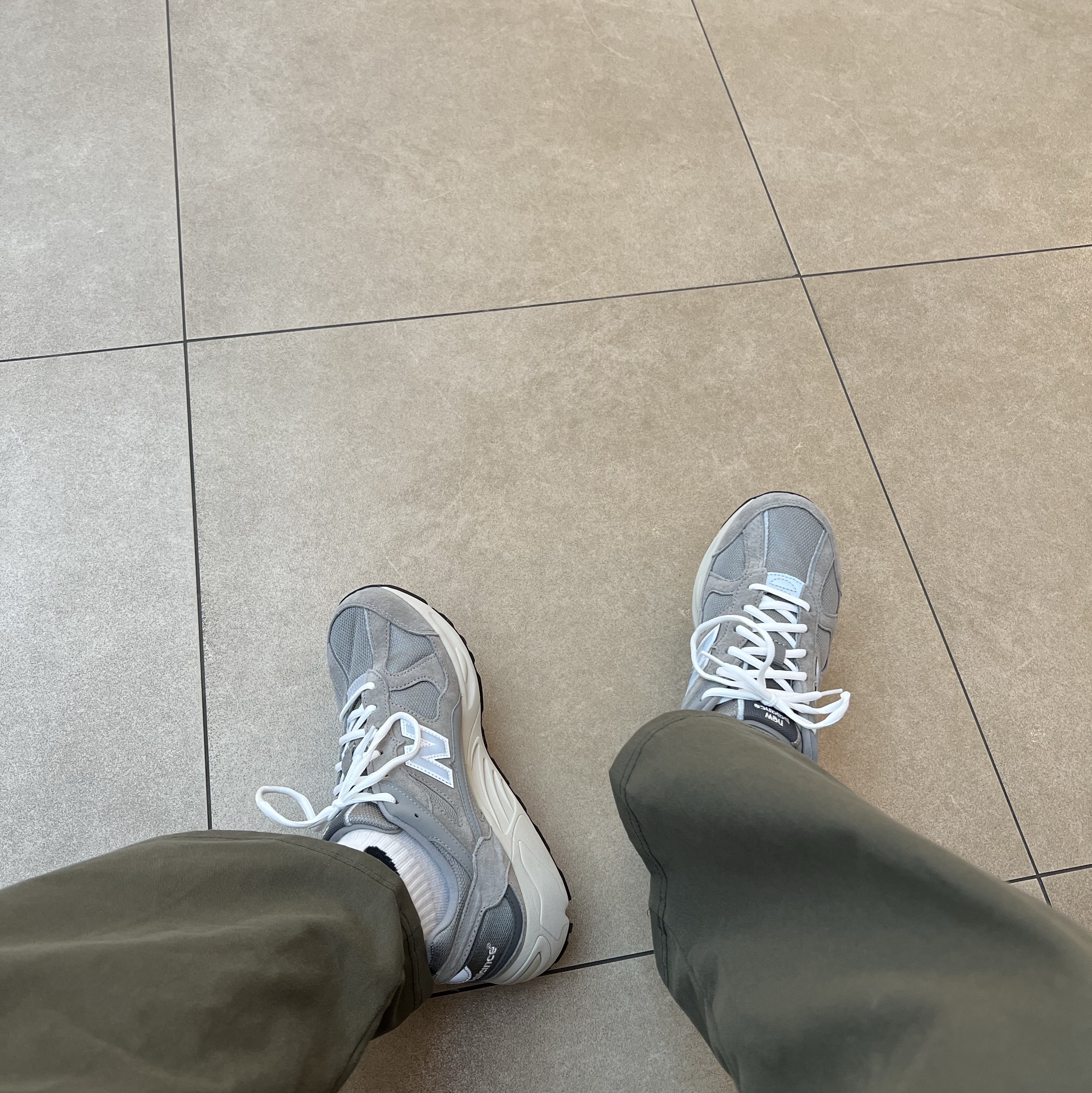 New Balance 878 Gray 착용 스타일