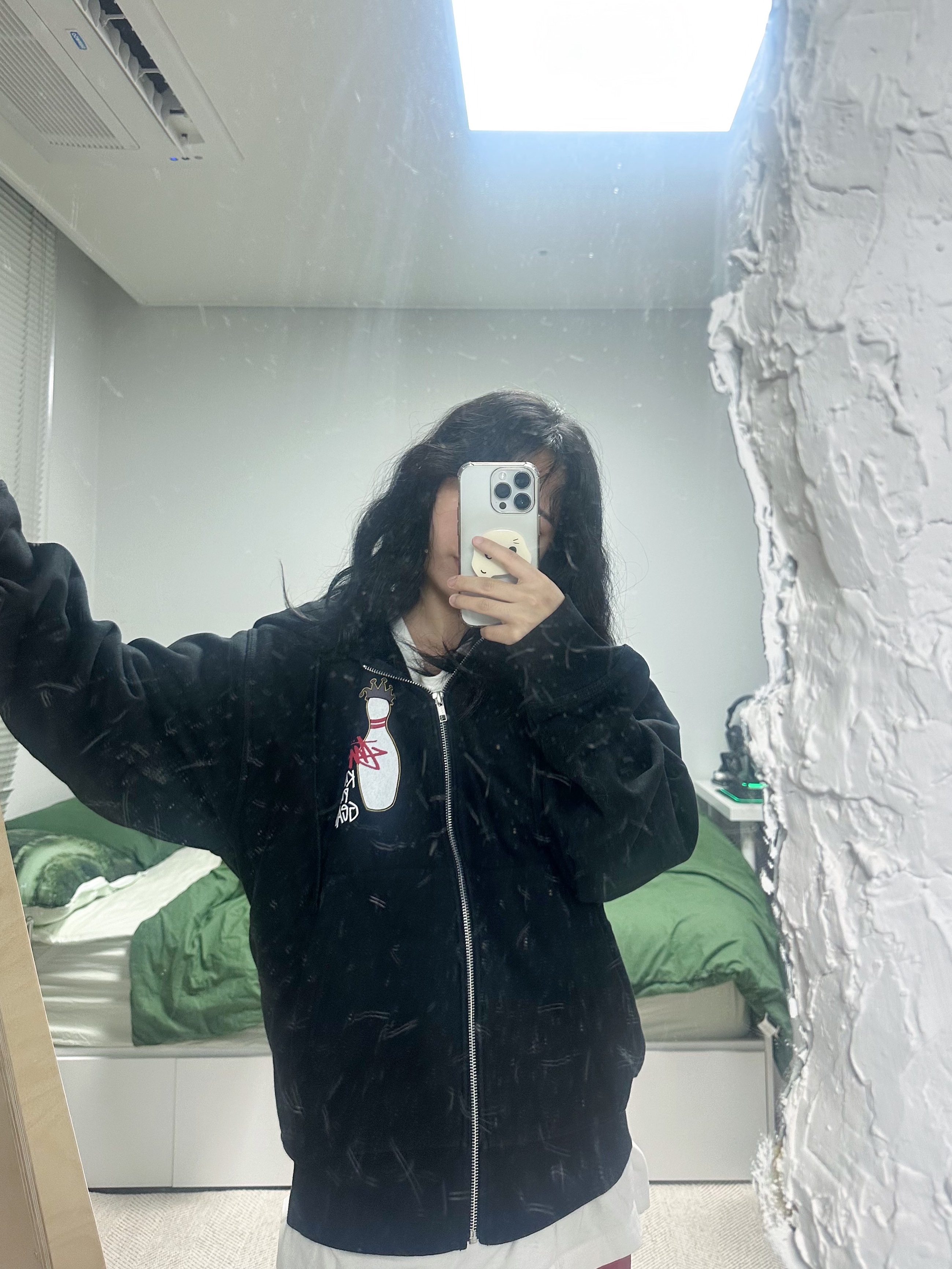 Stussy Kingpin Zip Hoodie Black 착용 스타일 - 1