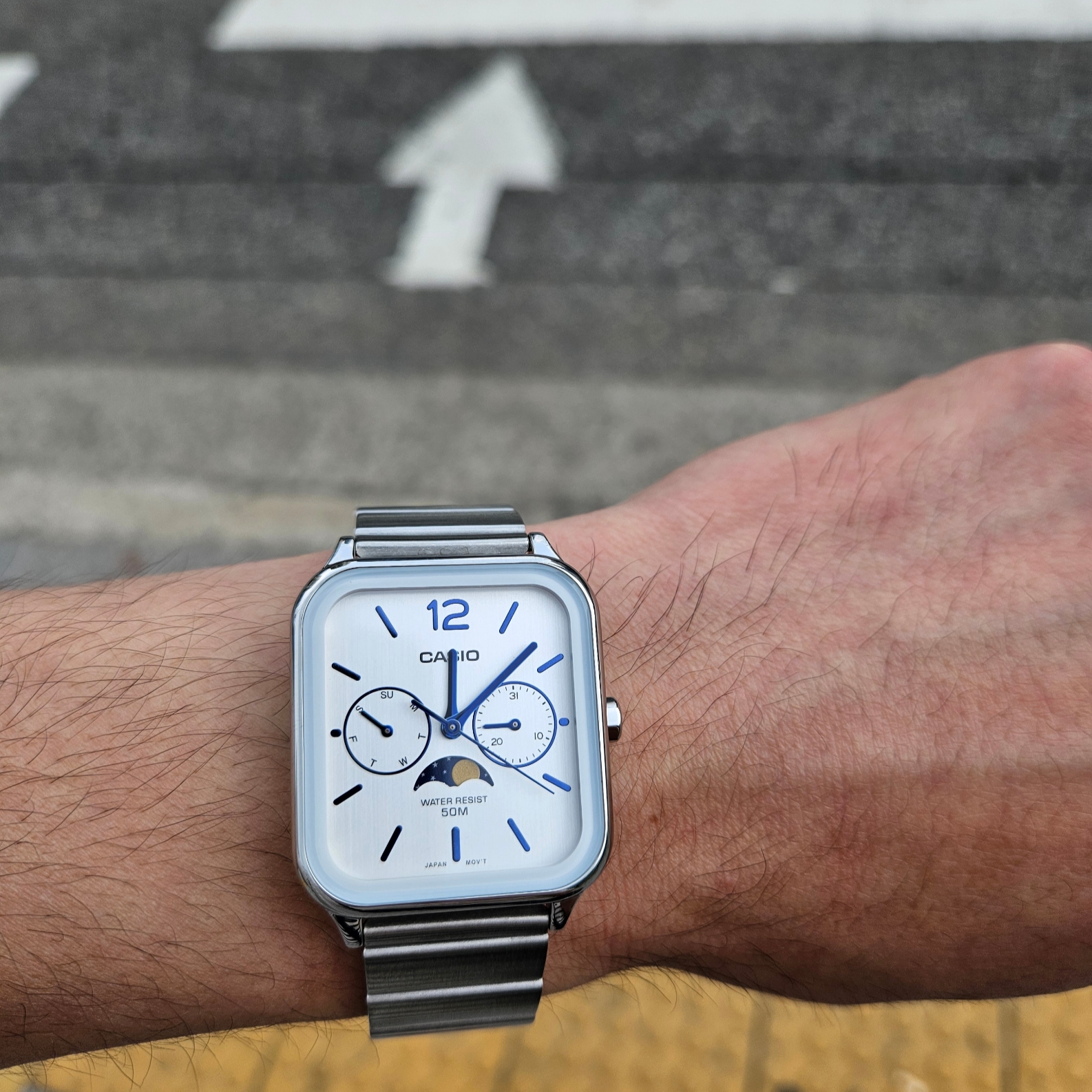 Casio MTP-M305D-7AV 착용 스타일