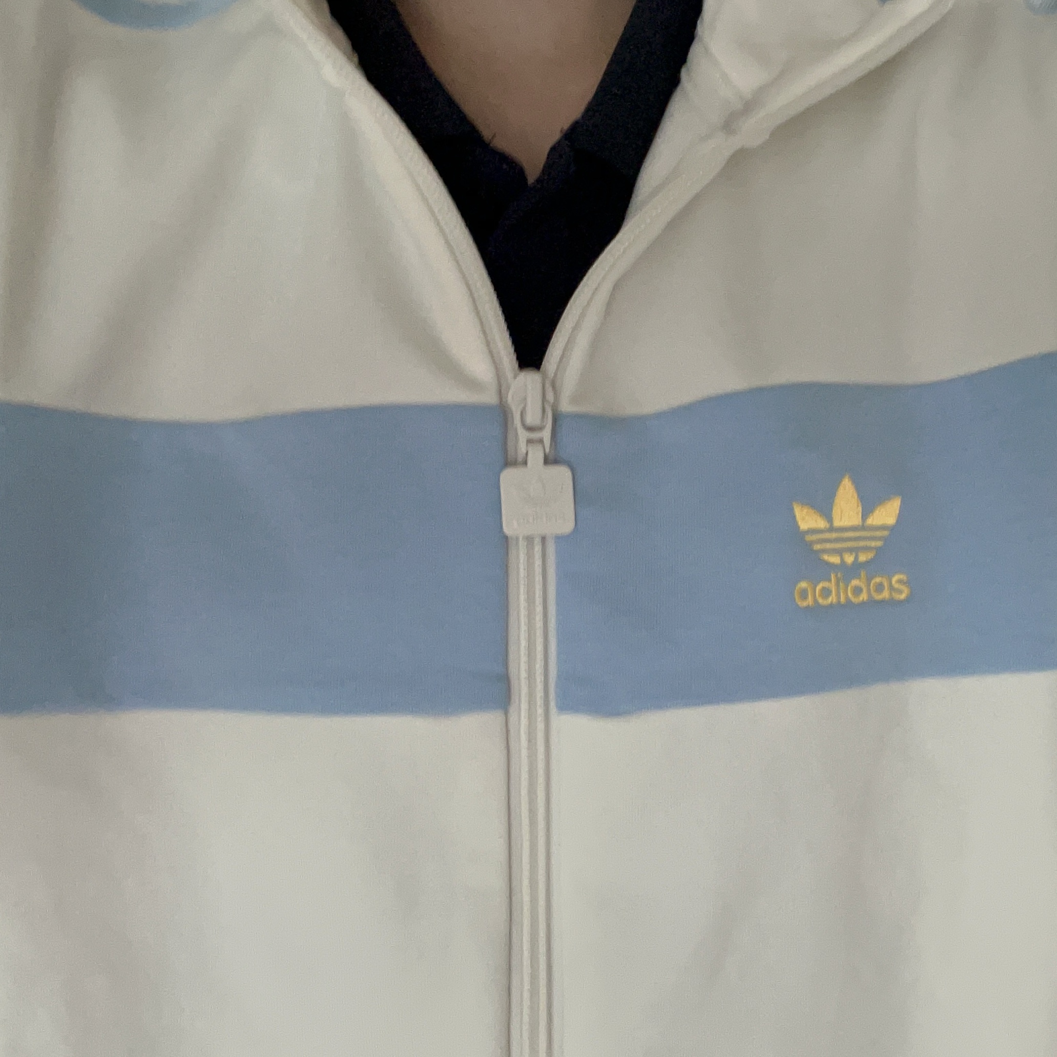 (W) Adidas Colorblock Track Top Off White - KR Sizing 착용 스타일