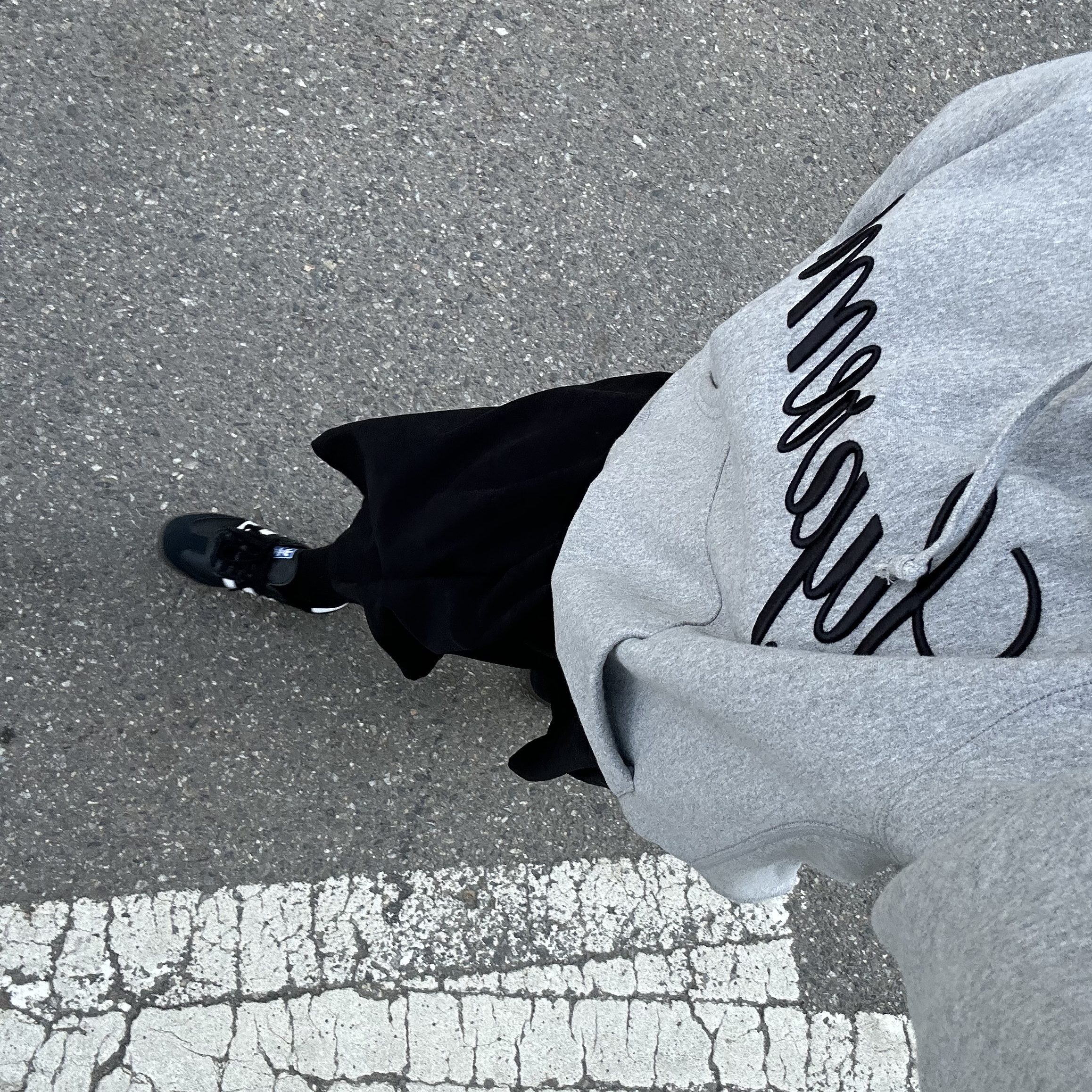 Supreme Raised Script Hooded Sweatshirt Heather Grey - 23FW 착용 스타일