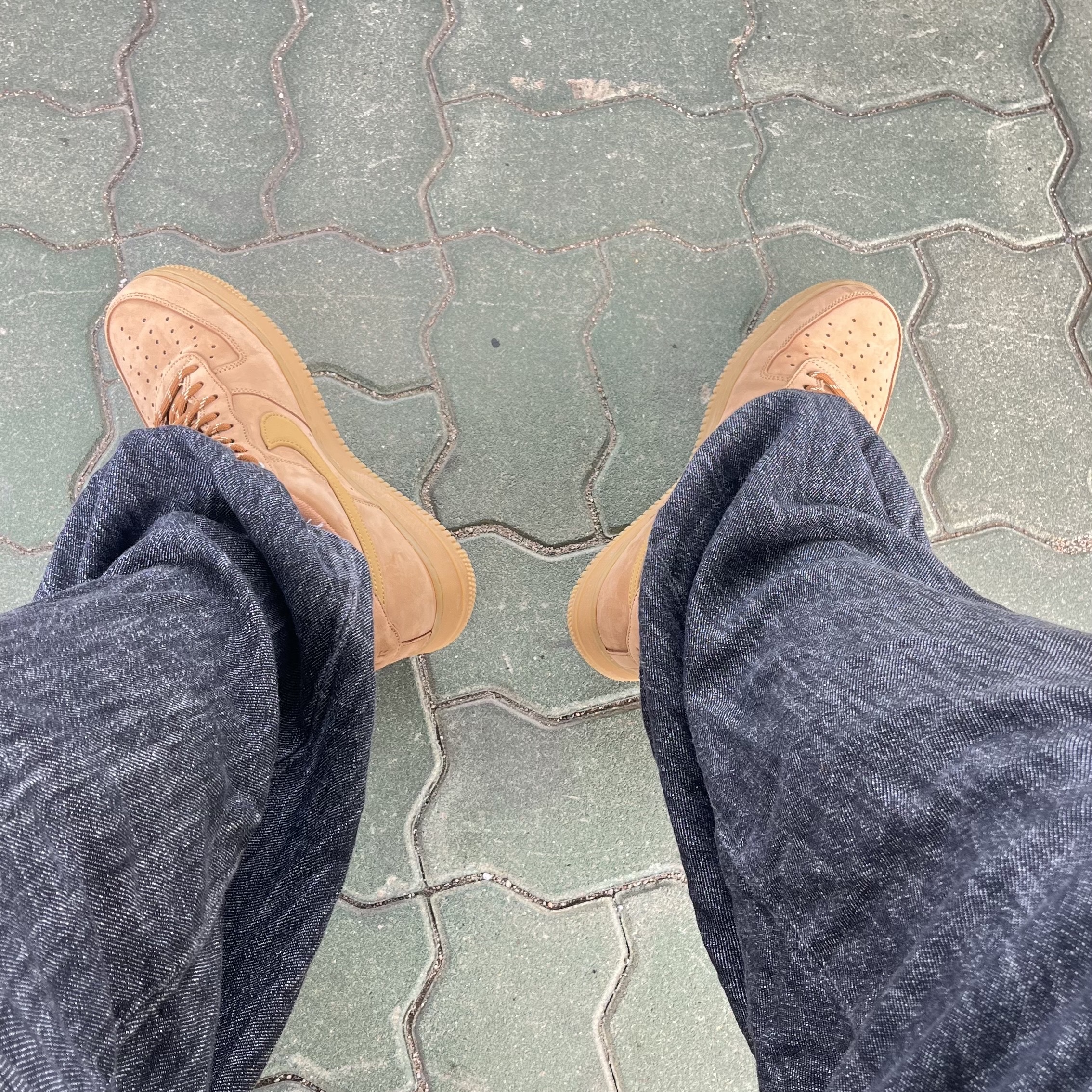 Nike Air Force 1 '07 WB Flax 착용 스타일 - 1