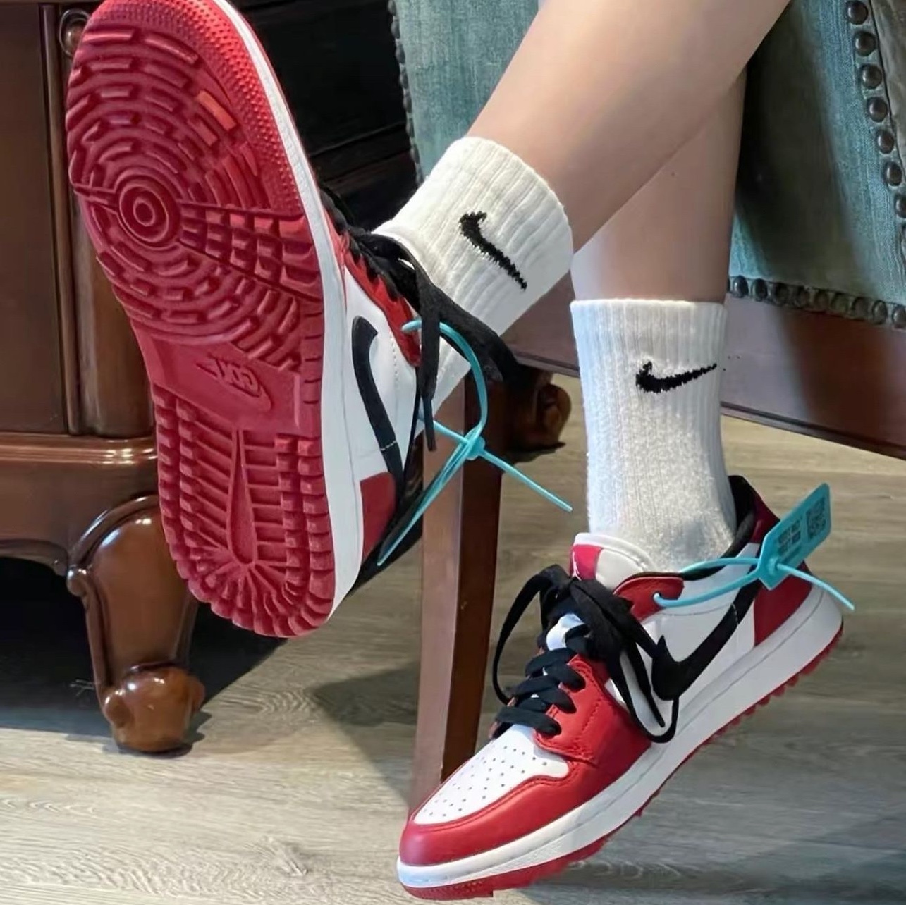Jordan 1 Low Golf Chicago 착용 스타일 - 7