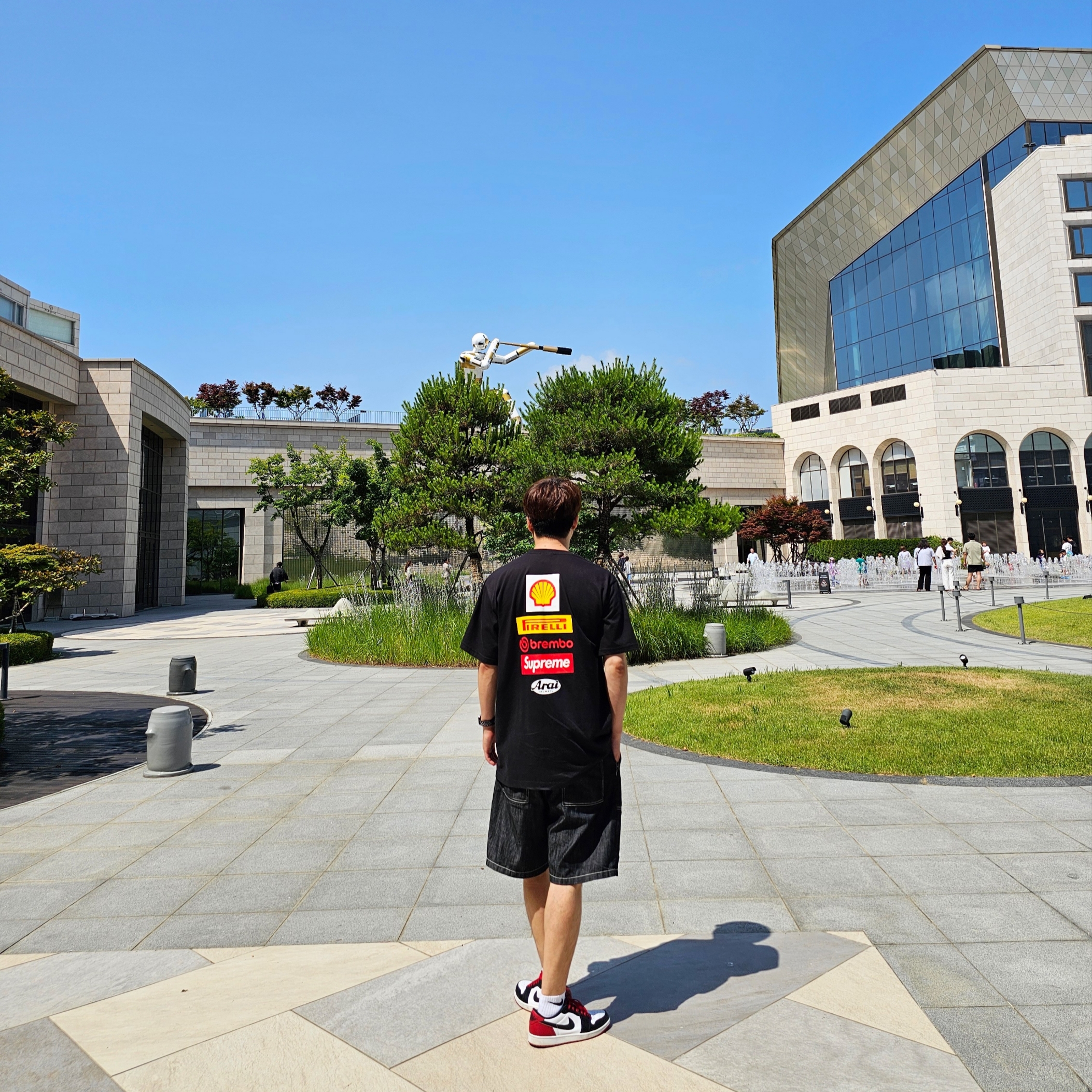Supreme x Ducati Logos T-Shirt Black - 24SS, Jordan 1 Retro Low OG Black Toe 착용 스타일 - 2