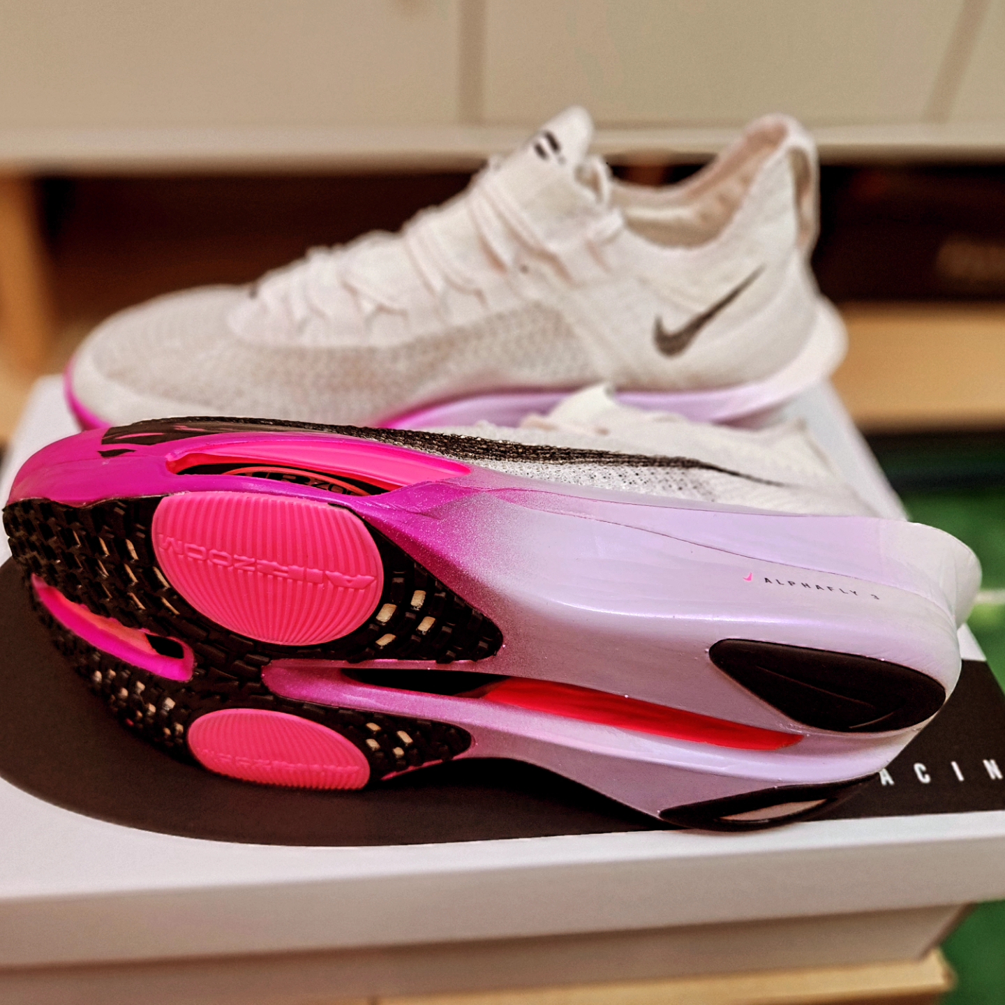 Nike Air Zoom Alphafly Next% 3 Hyper Pink 착용 스타일 - 2