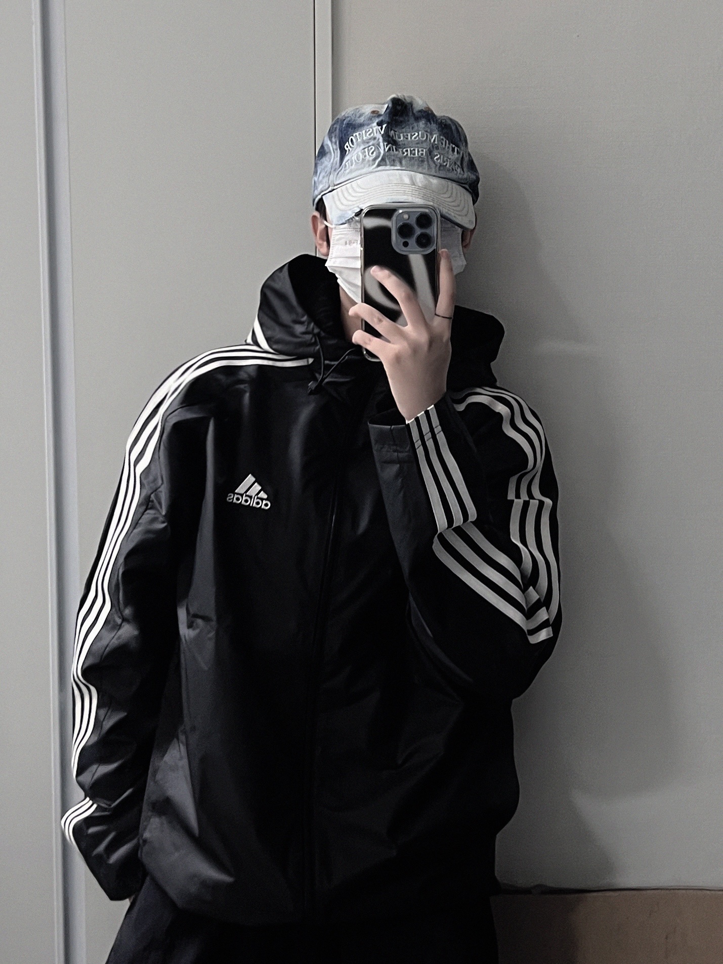 Adidas Essential 3S Woven Windbreaker Jacket Black - KR Sizing, The Museum Visitor Washed Denim Ball Cap White Blue 착용 스타일 - 1