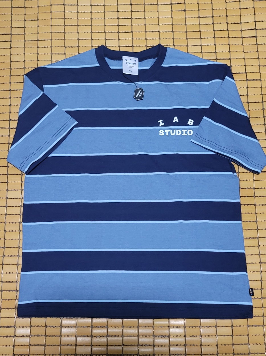 IAB Studio Striped T-Shirt Blue White 착용 스타일 - 1