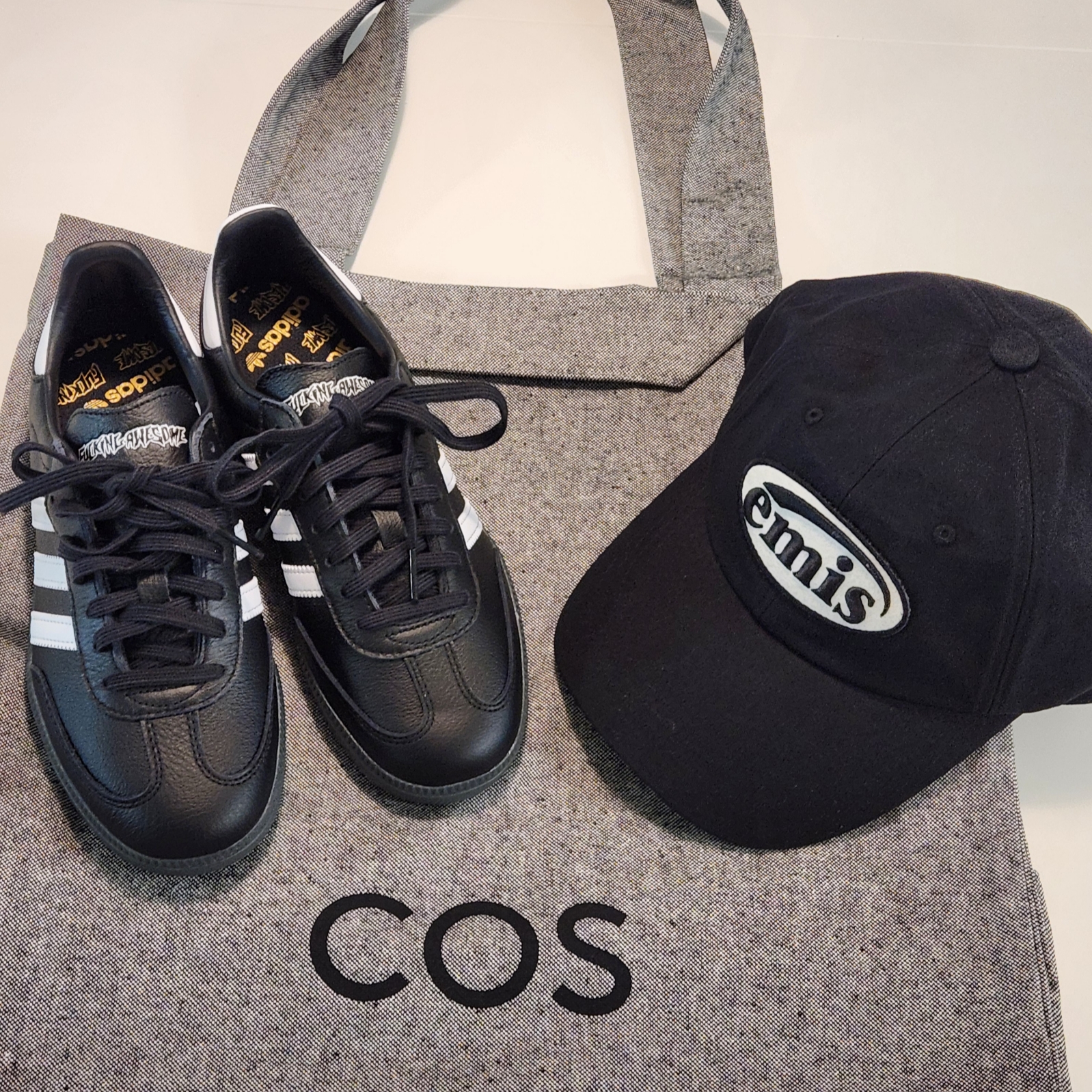 Adidas x Fucking Awesome Samba Core Black, Emis Tone On Tone Wappen Ball Cap Black 착용 스타일 - 1